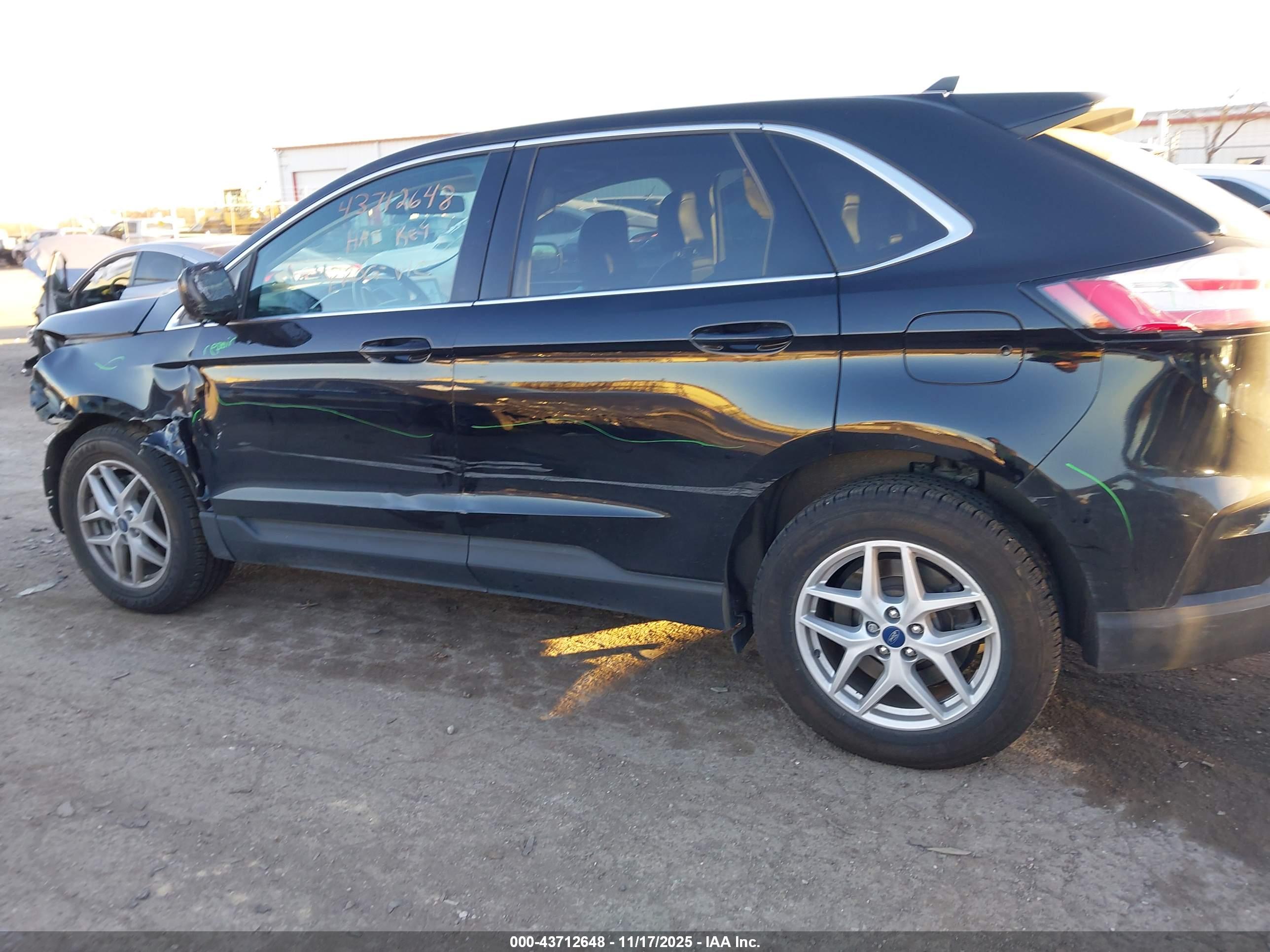 FORD EDGE image 3
