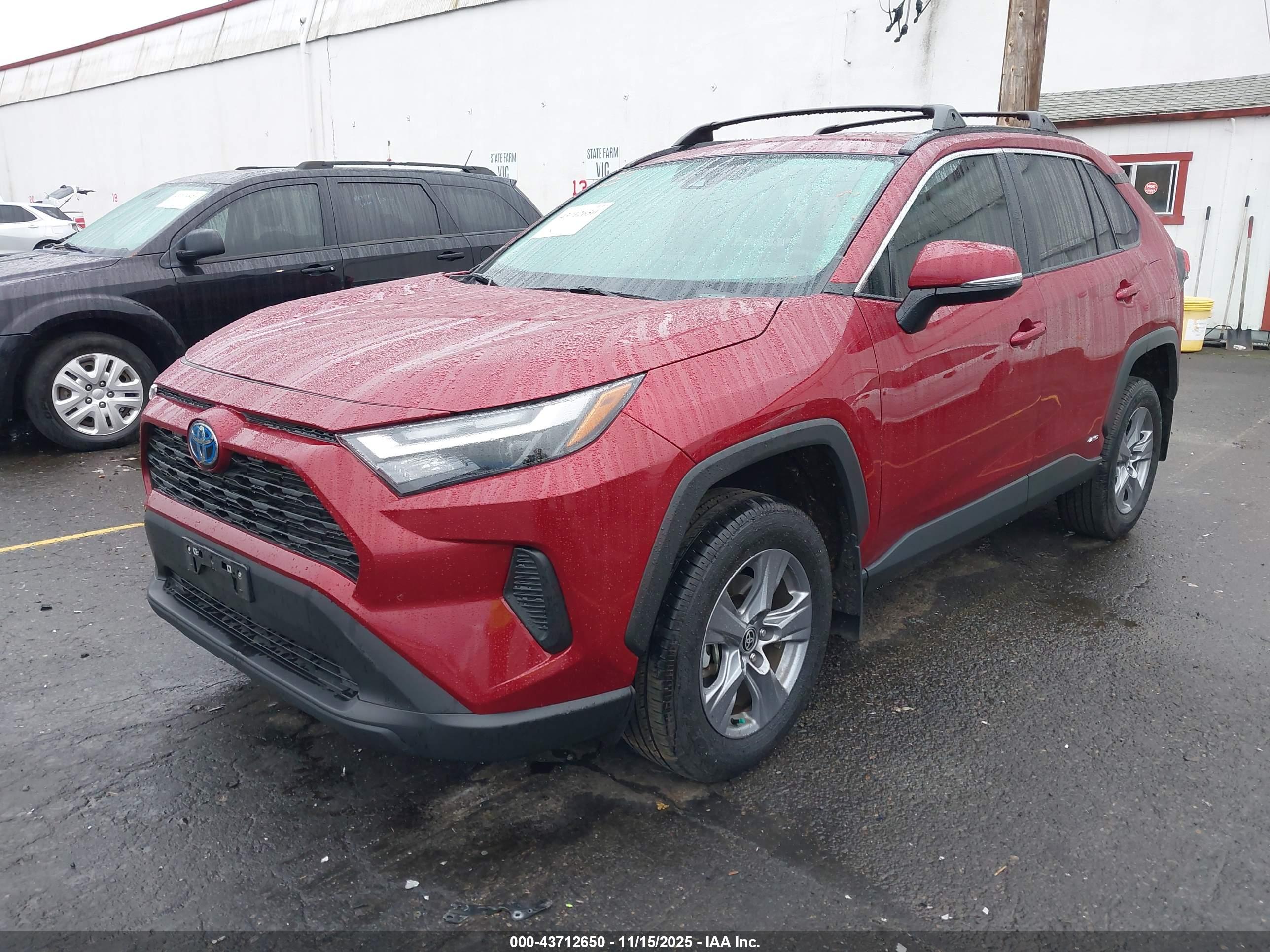 TOYOTA RAV4 image 2