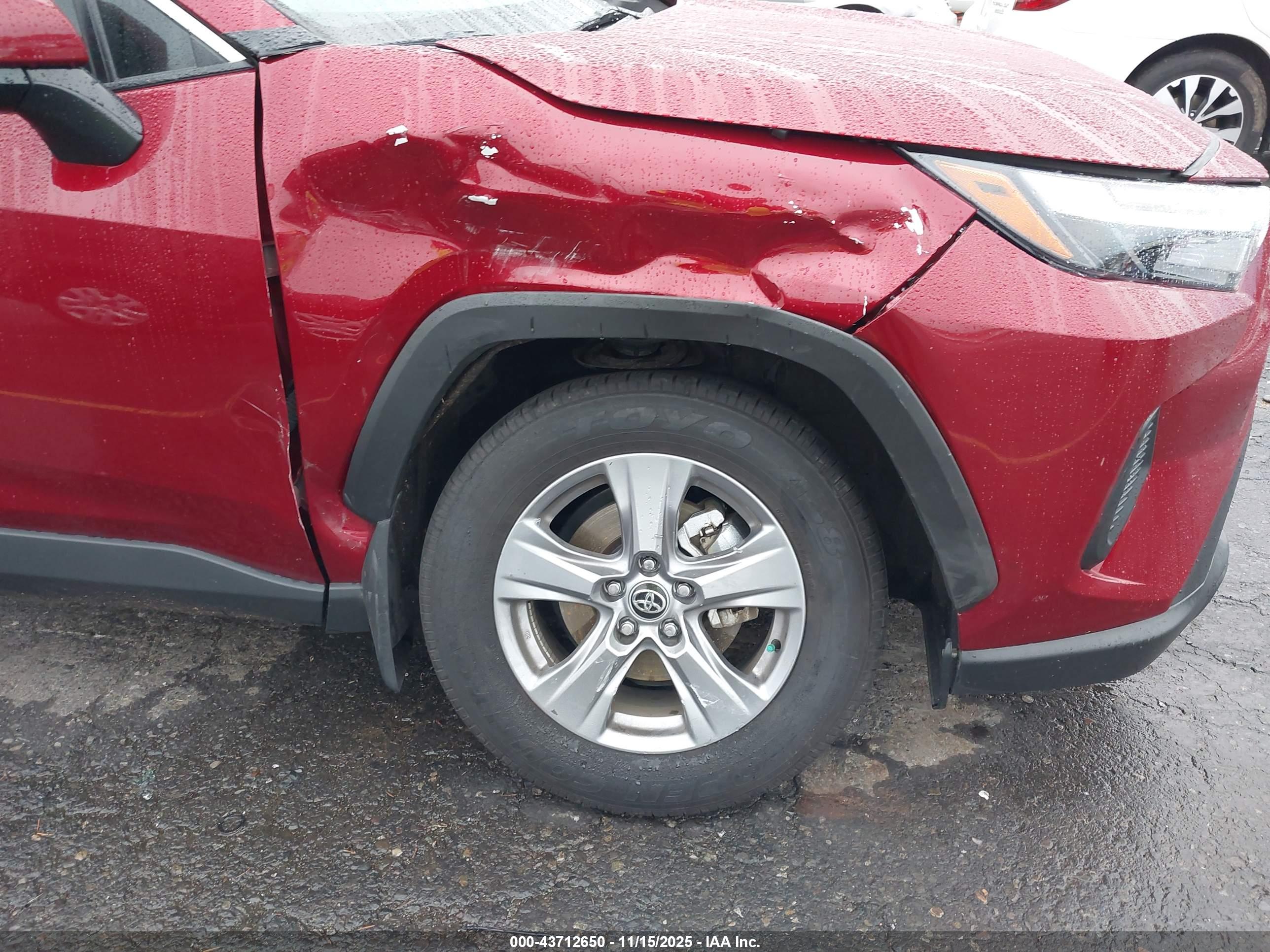TOYOTA RAV4 image 6