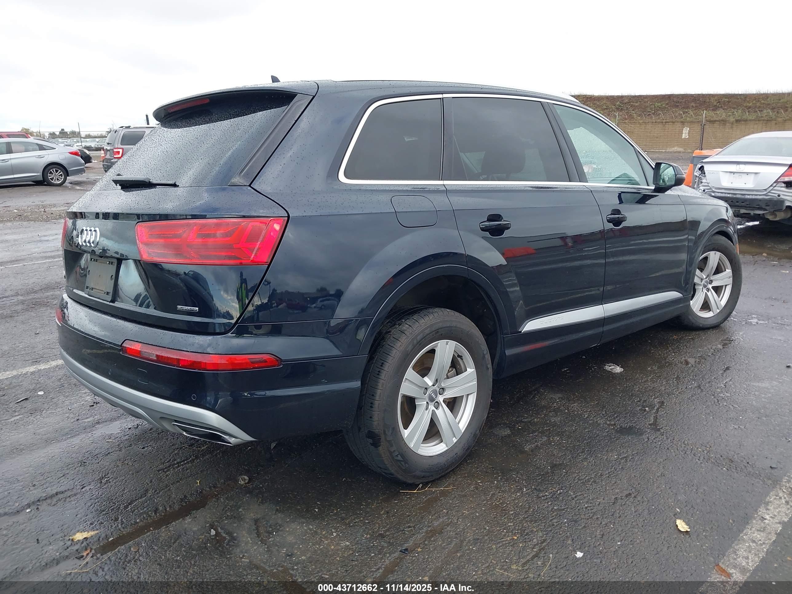 AUDI Q7 image 4
