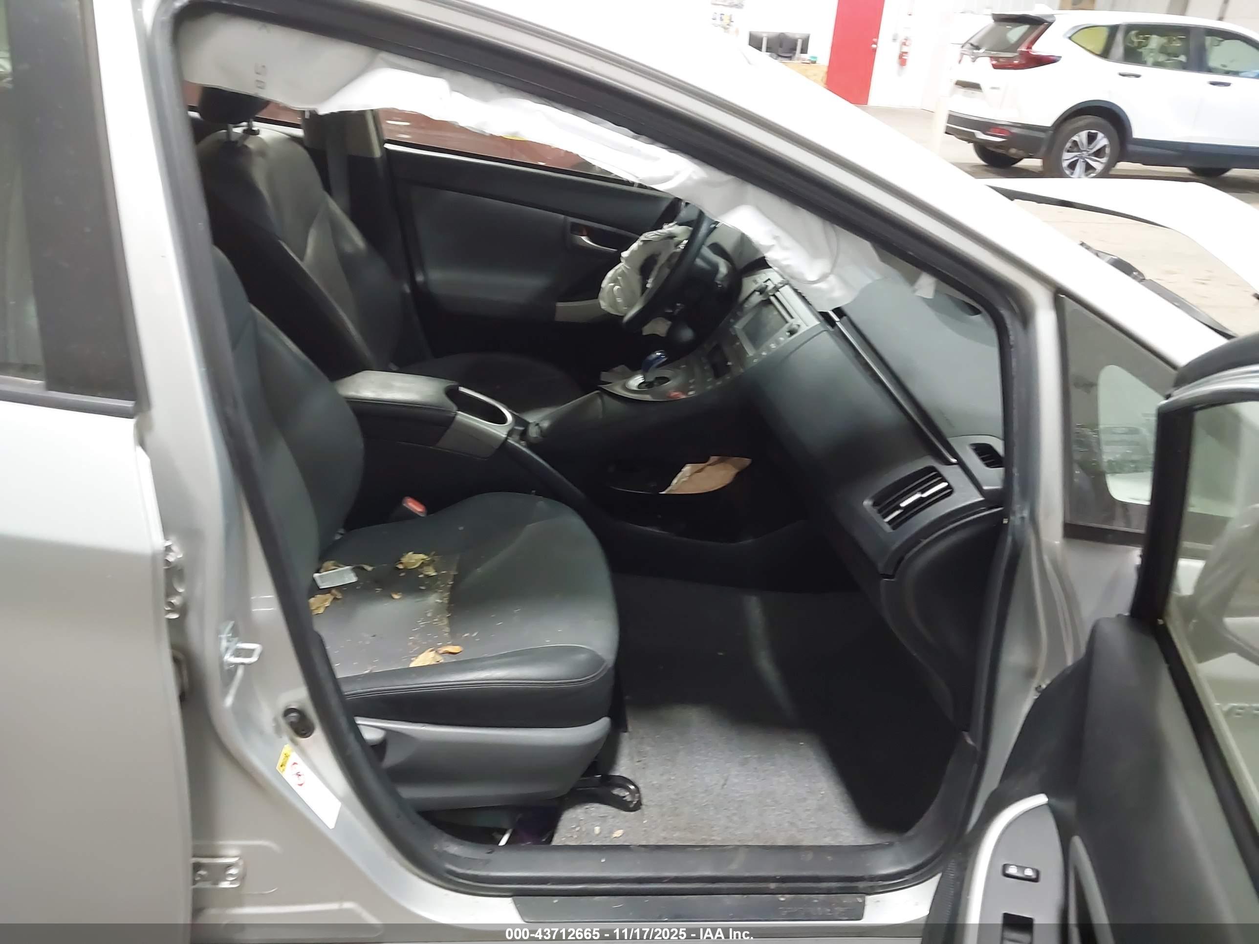 TOYOTA PRIUS image 5