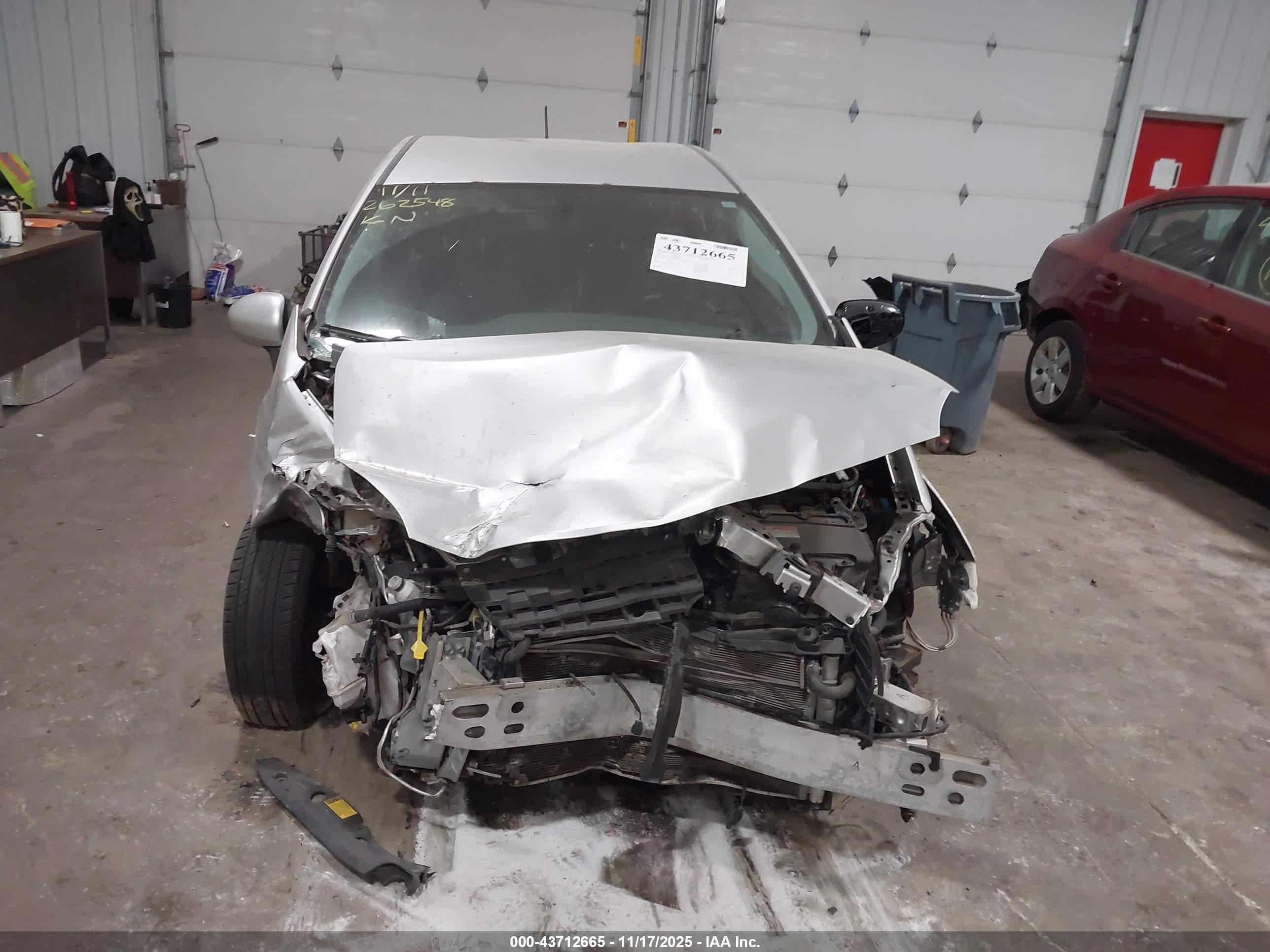 TOYOTA PRIUS image 6
