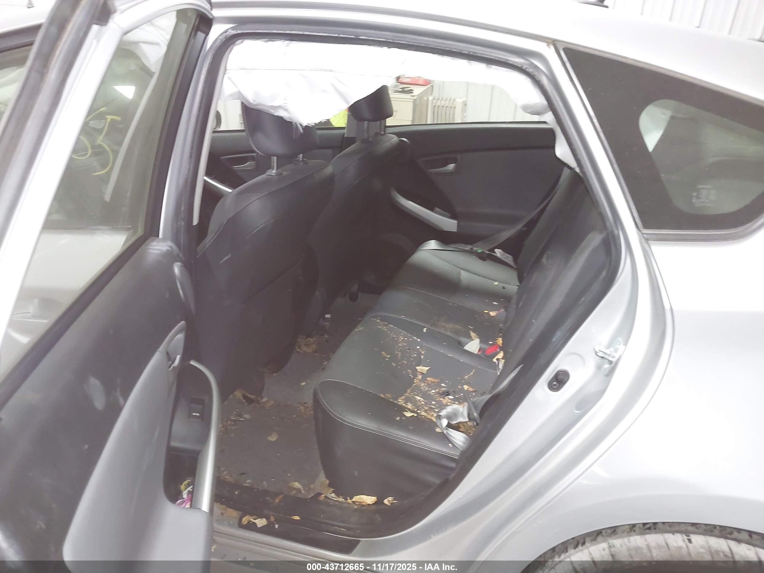 TOYOTA PRIUS image 8