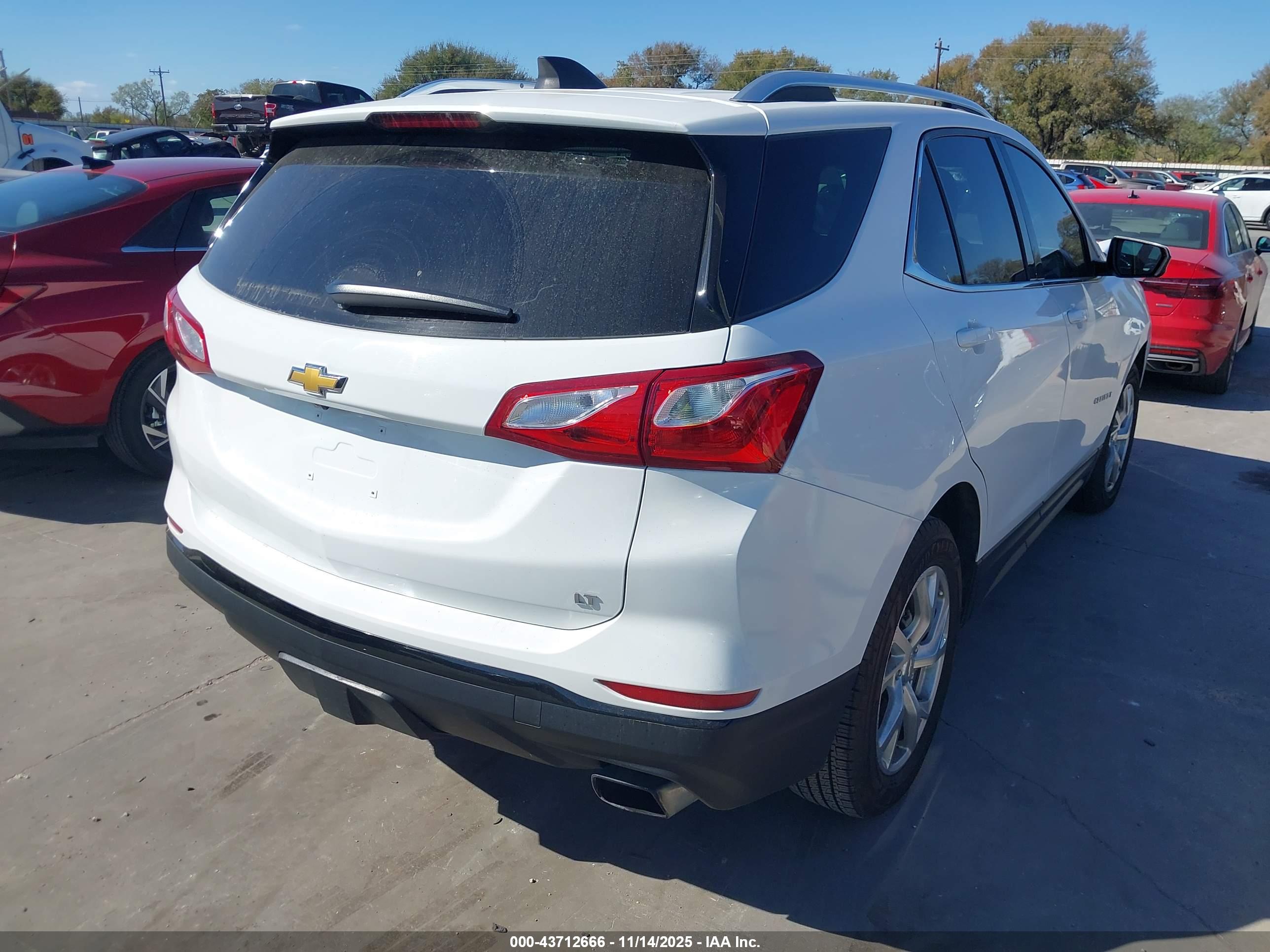 CHEVROLET EQUINOX image 4