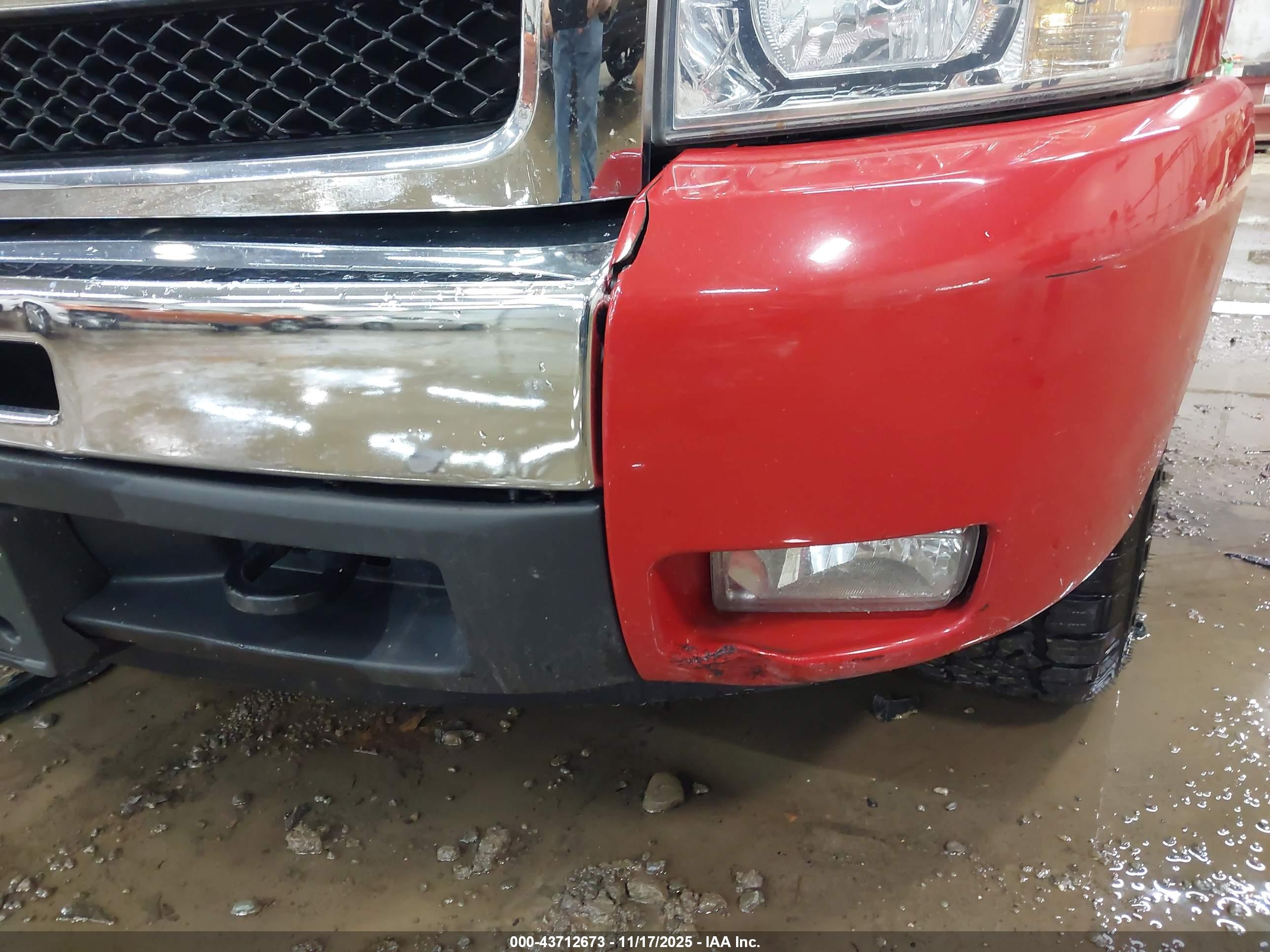 CHEVROLET SILVERADO image 6