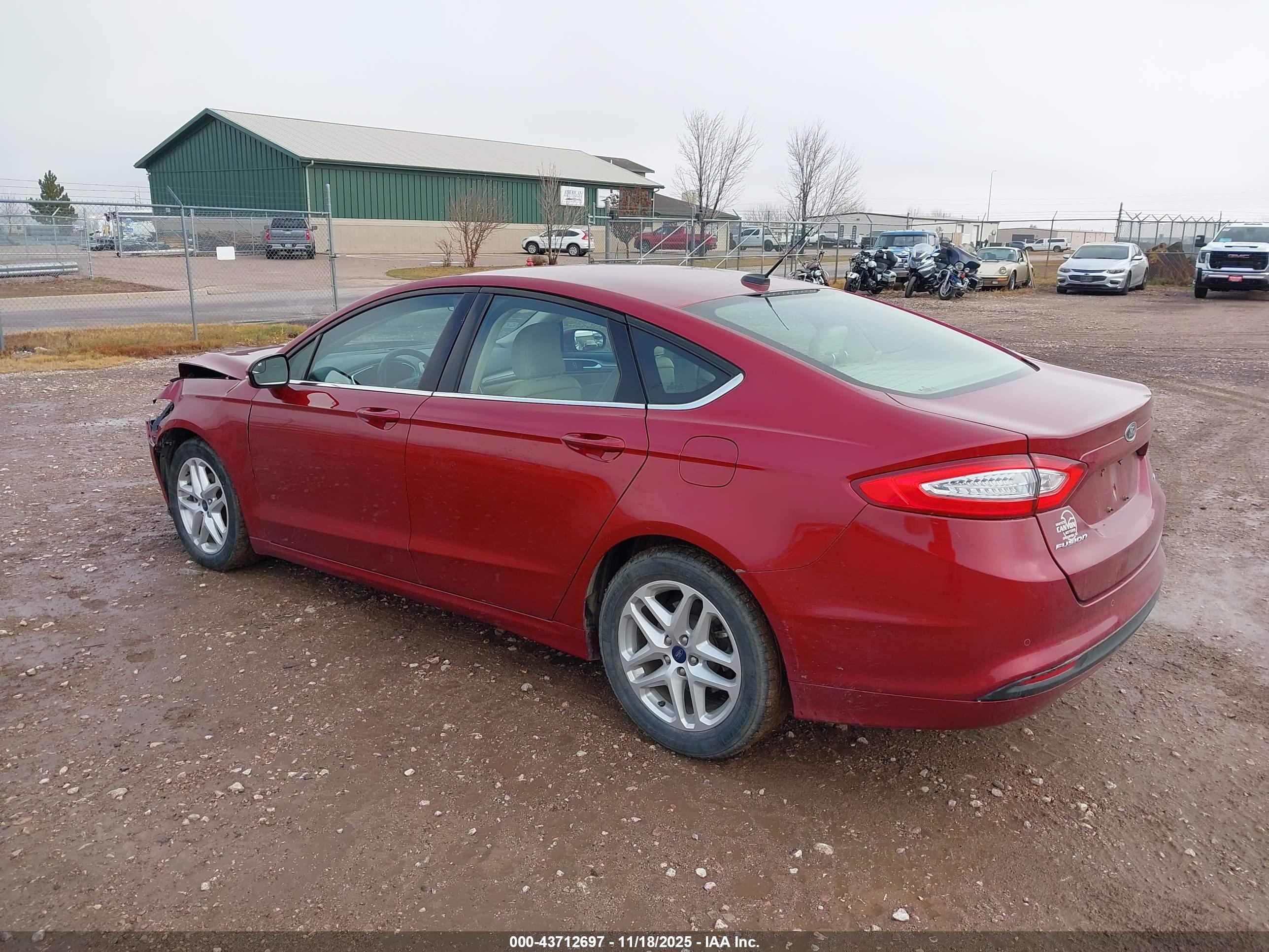 FORD FUSION image 3