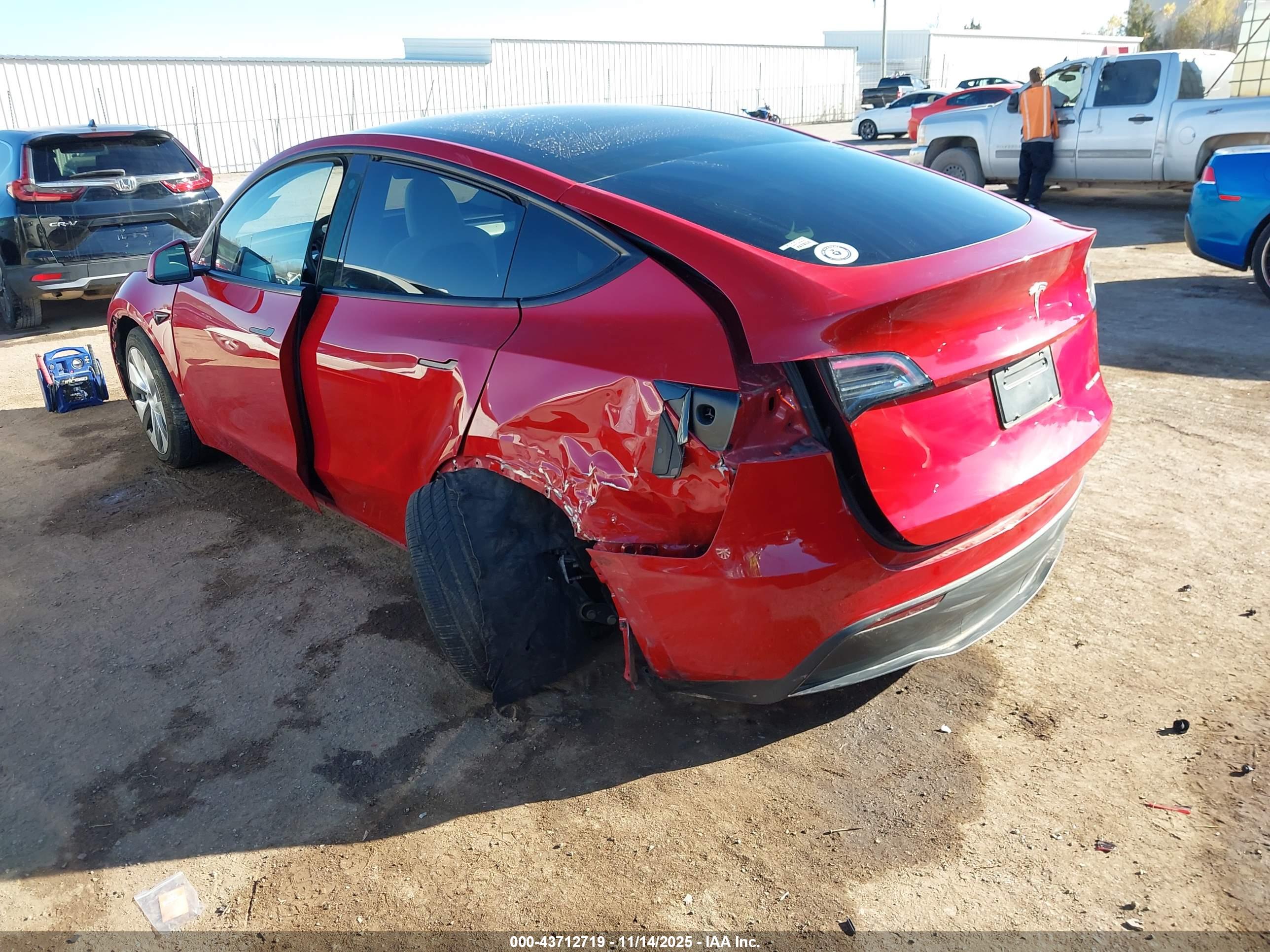 TESLA MODEL image 3