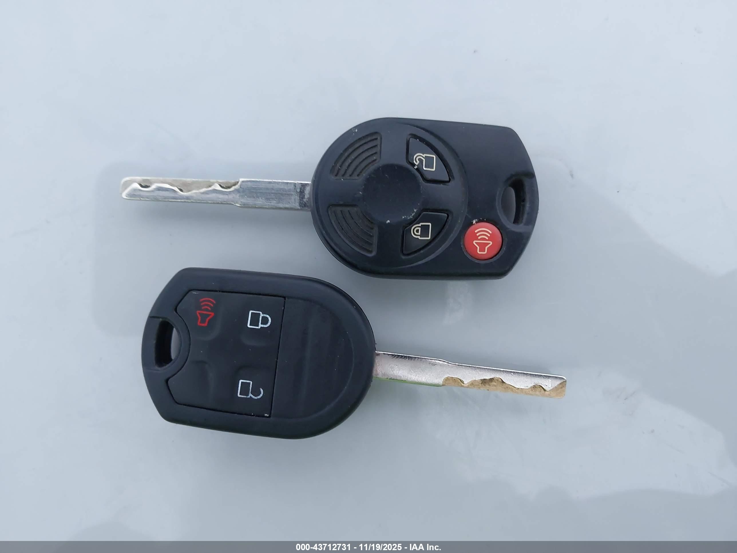 FORD ESCAPE image 11