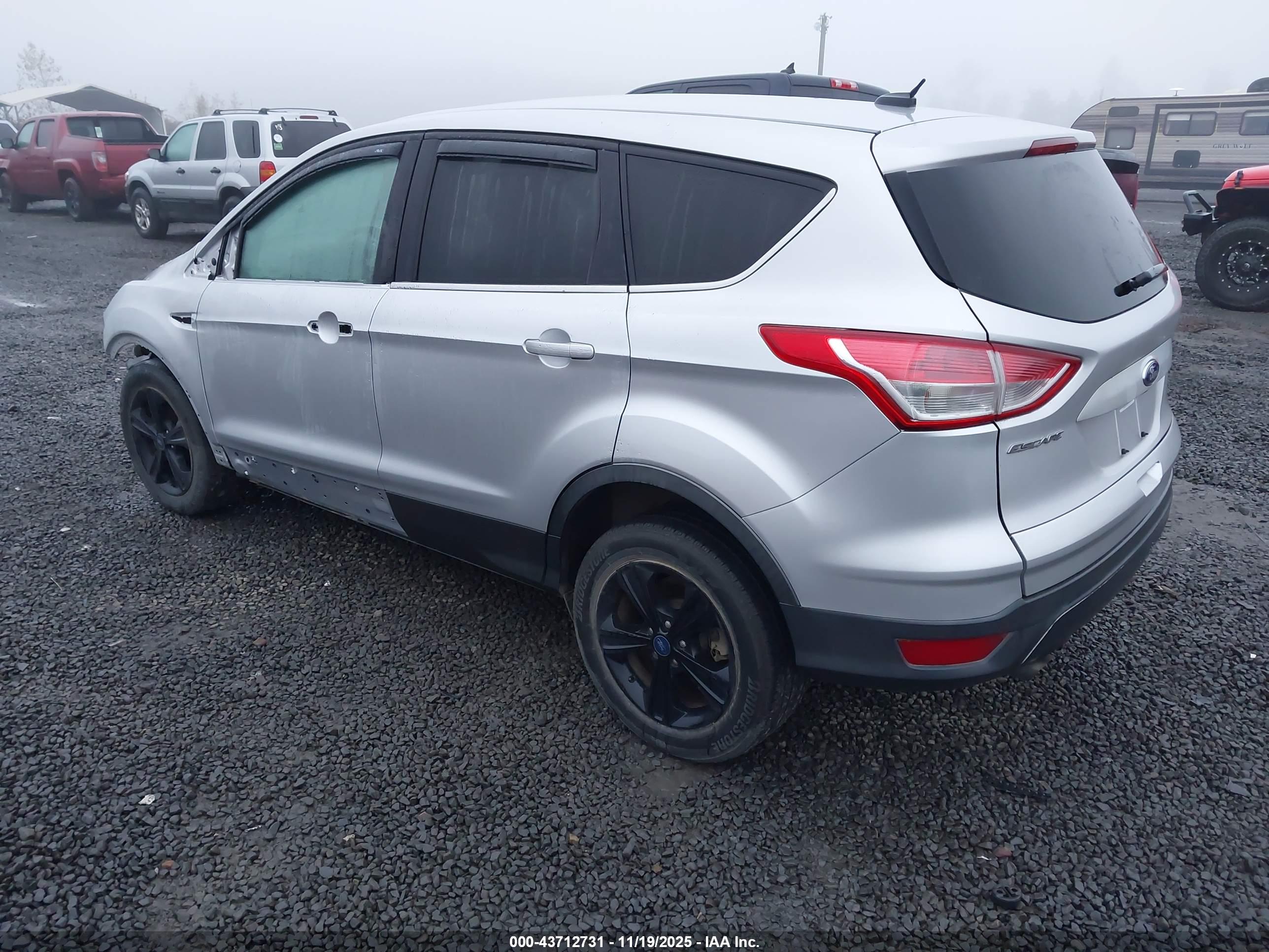 FORD ESCAPE image 3