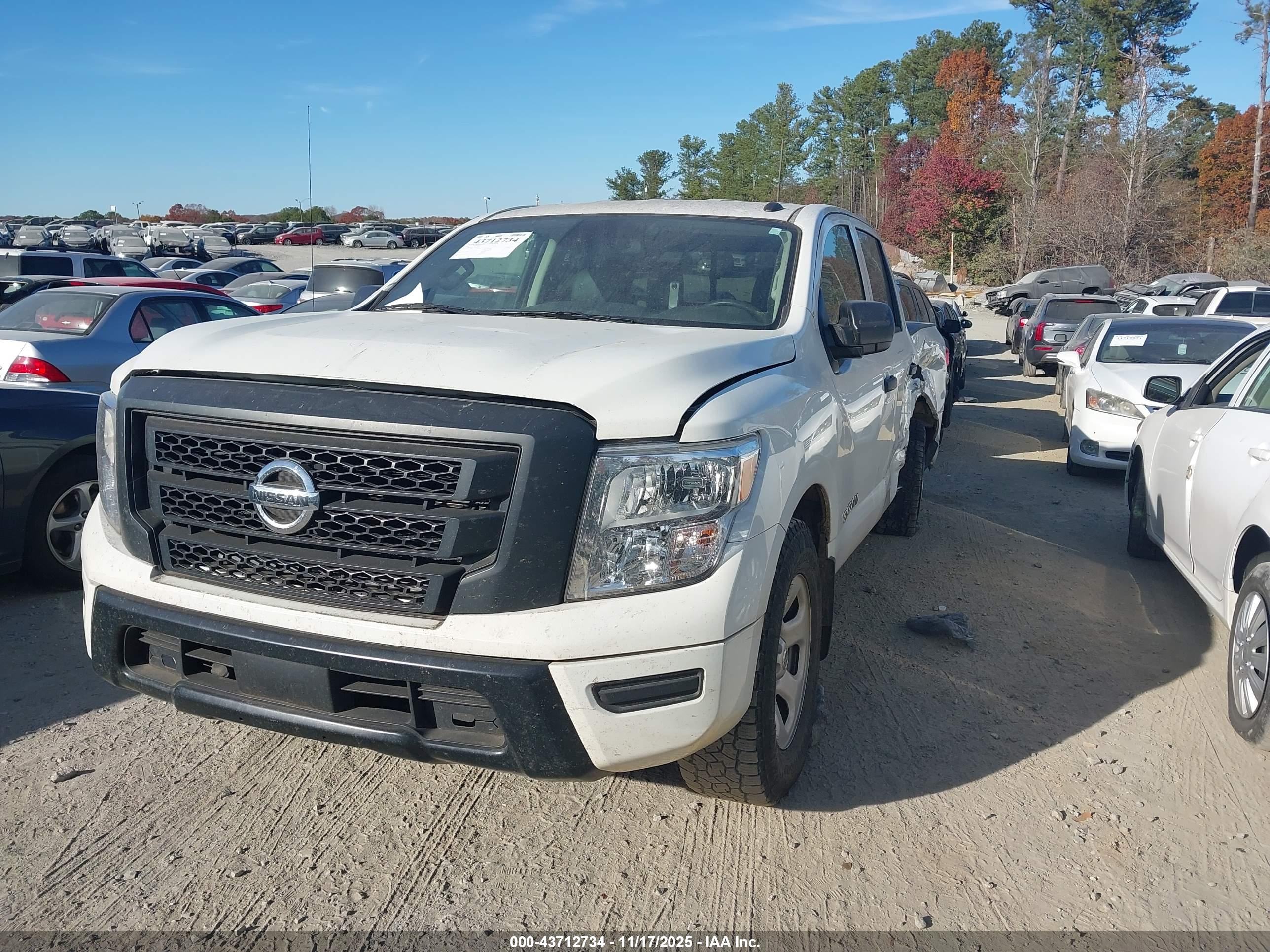 NISSAN TITAN image 2