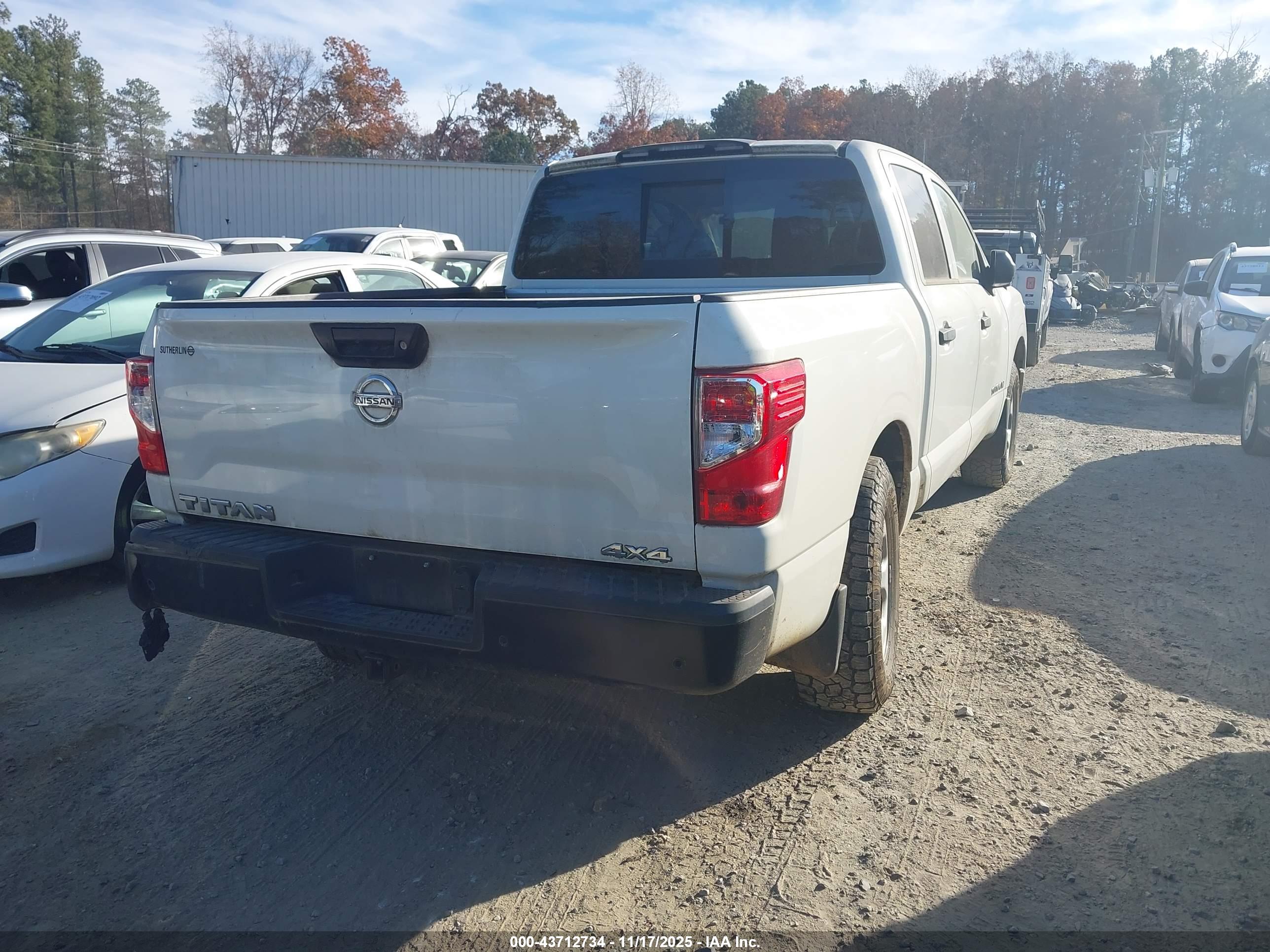 NISSAN TITAN image 4