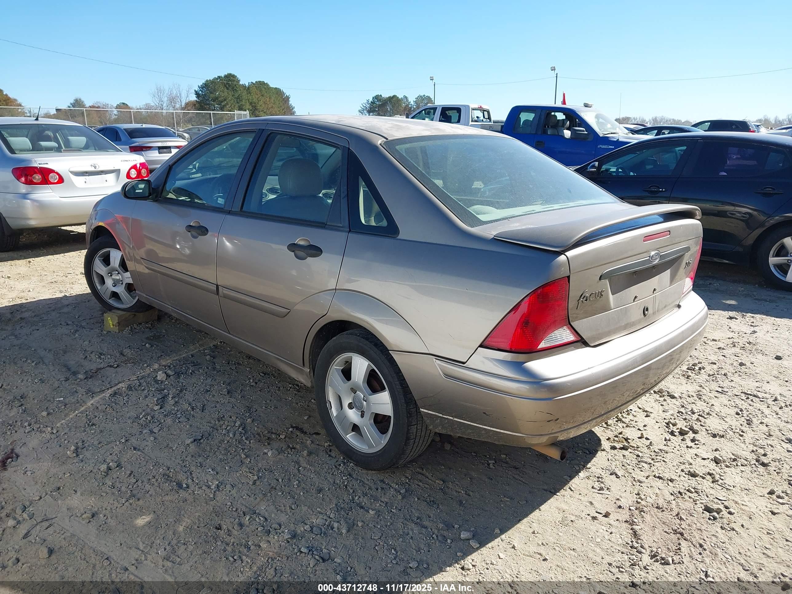 FORD FOCUS image 3