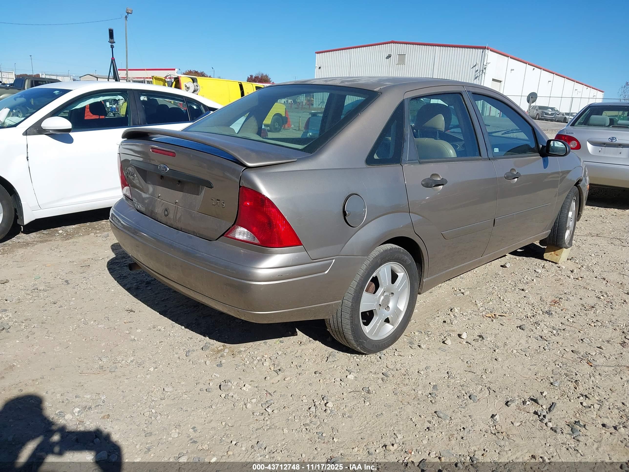 FORD FOCUS image 4
