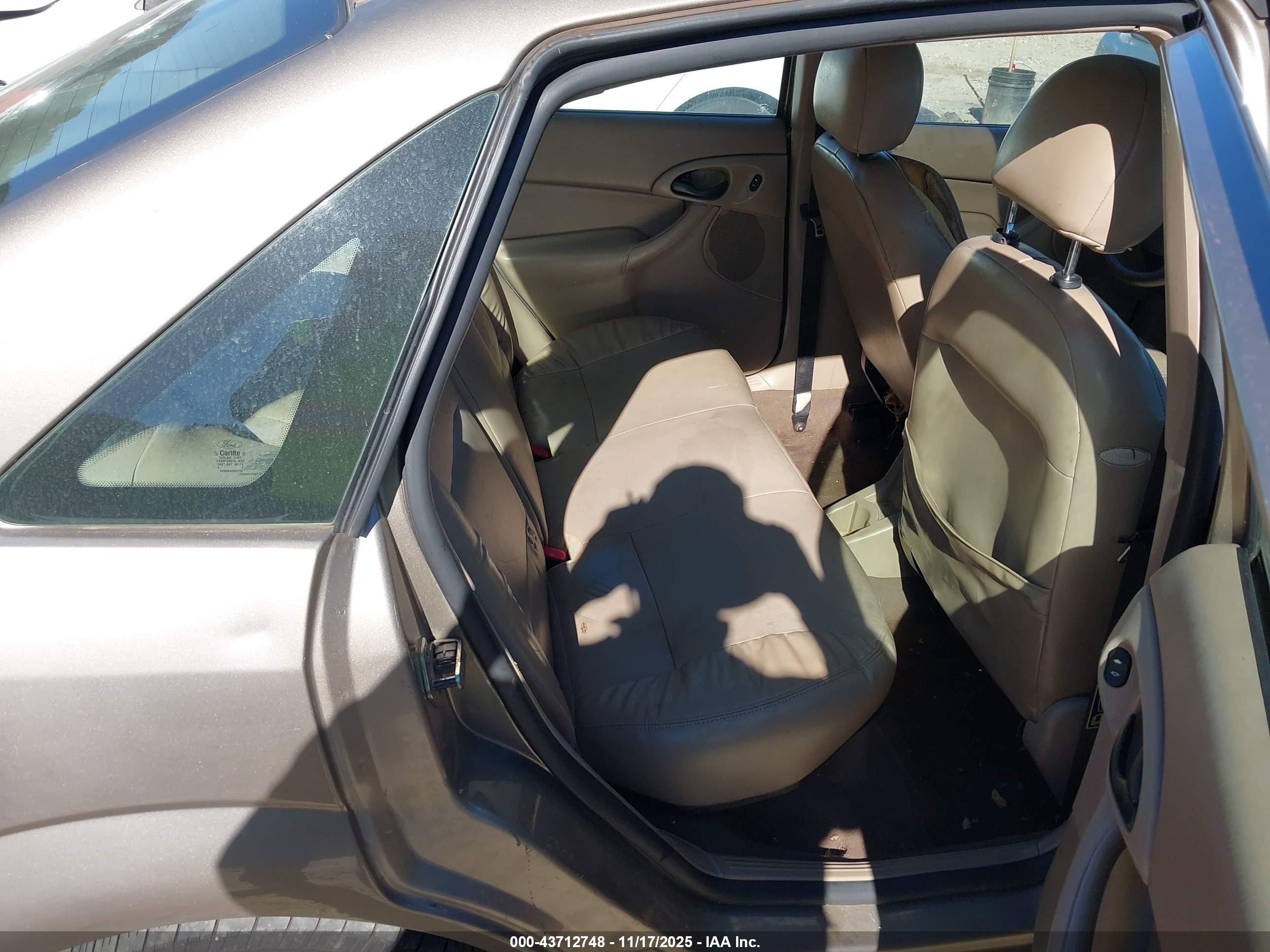 FORD FOCUS image 8