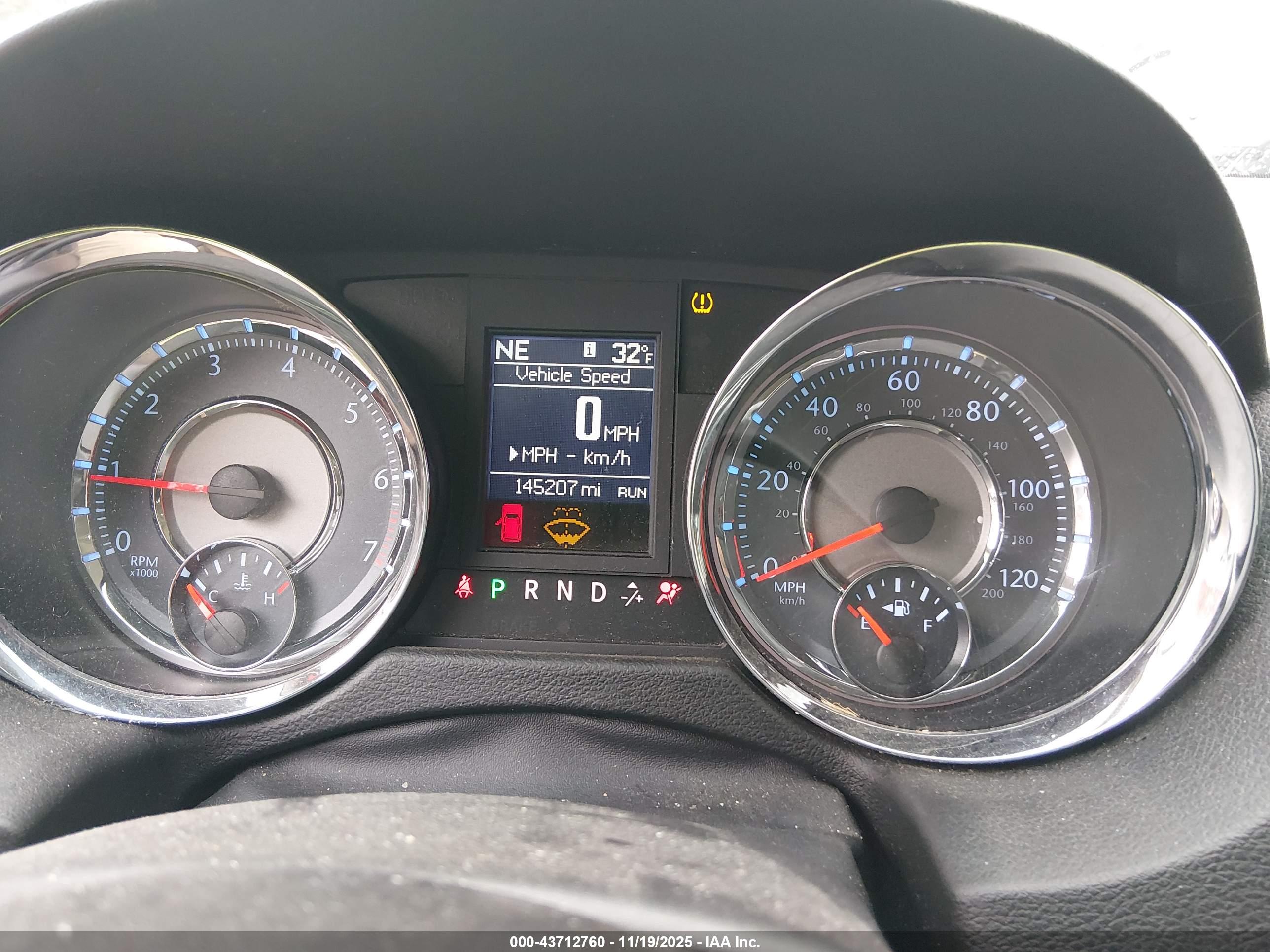 CHRYSLER TOWN image 7