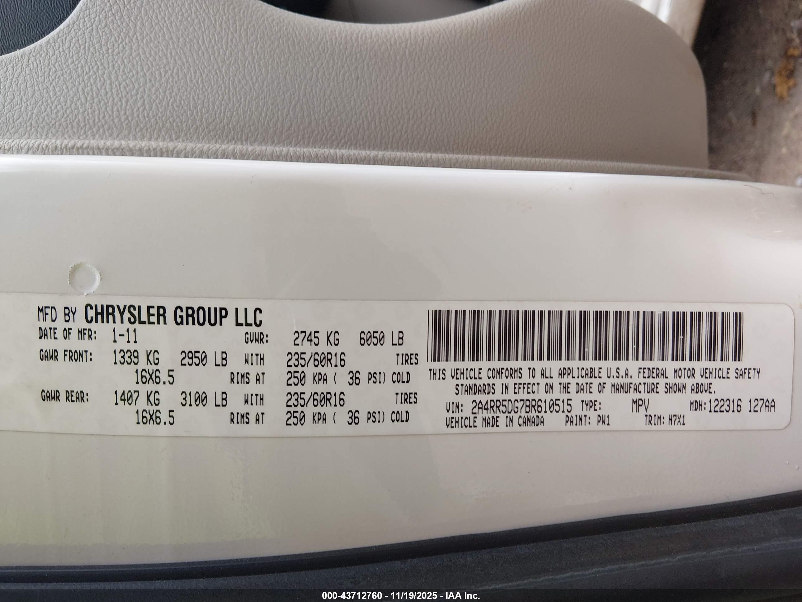 CHRYSLER TOWN image 9