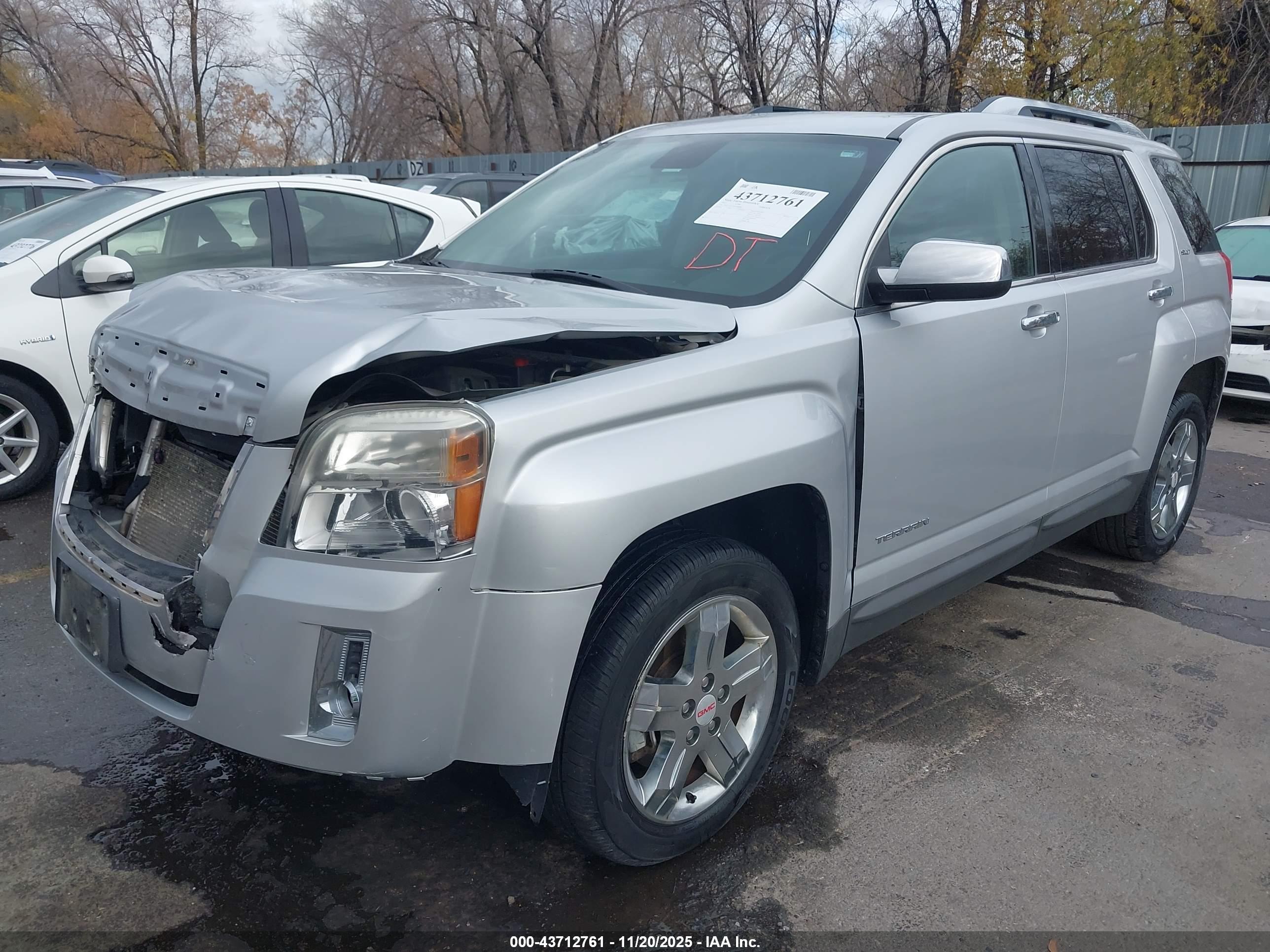 GMC TERRAIN image 2