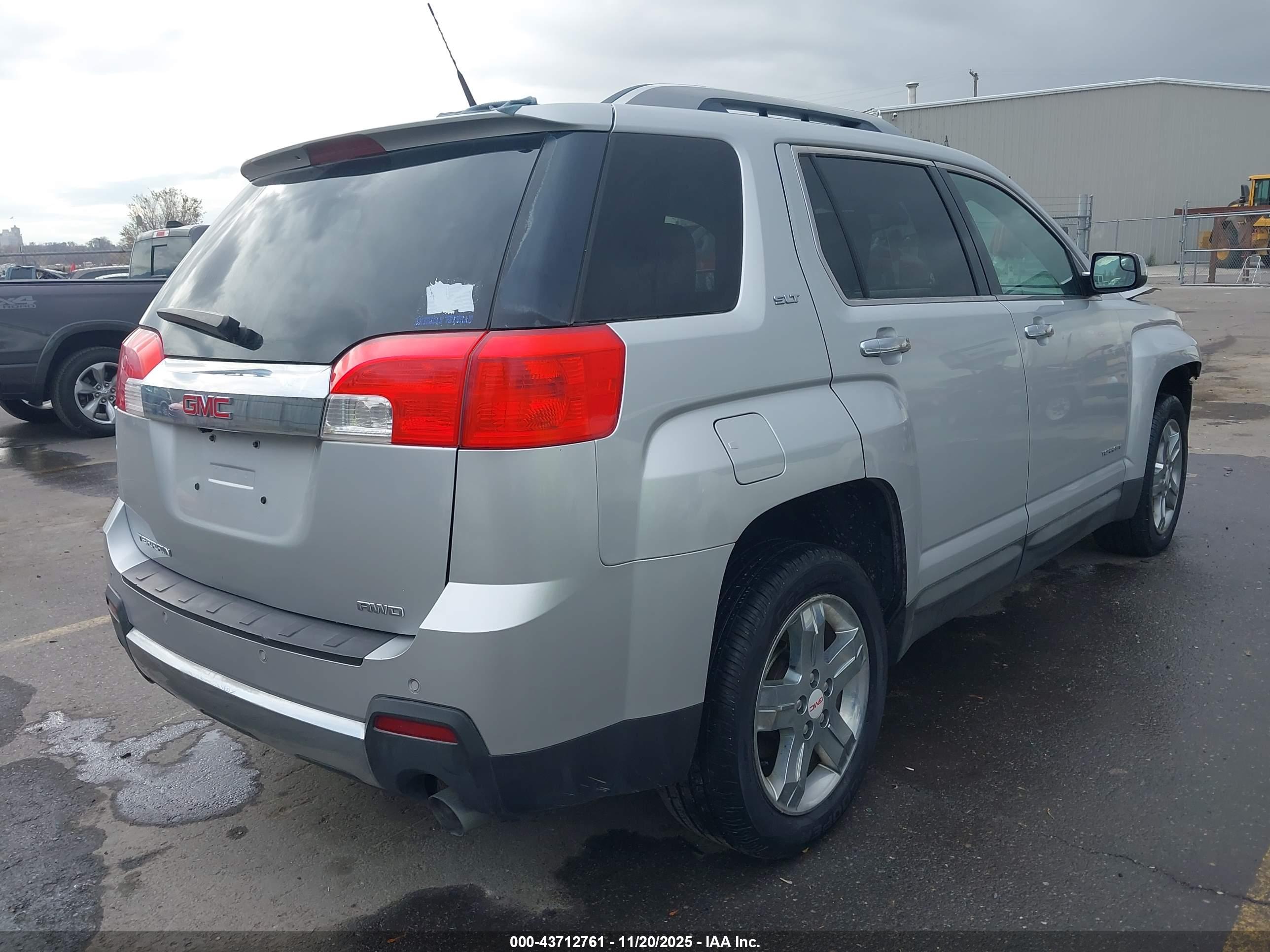 GMC TERRAIN image 4
