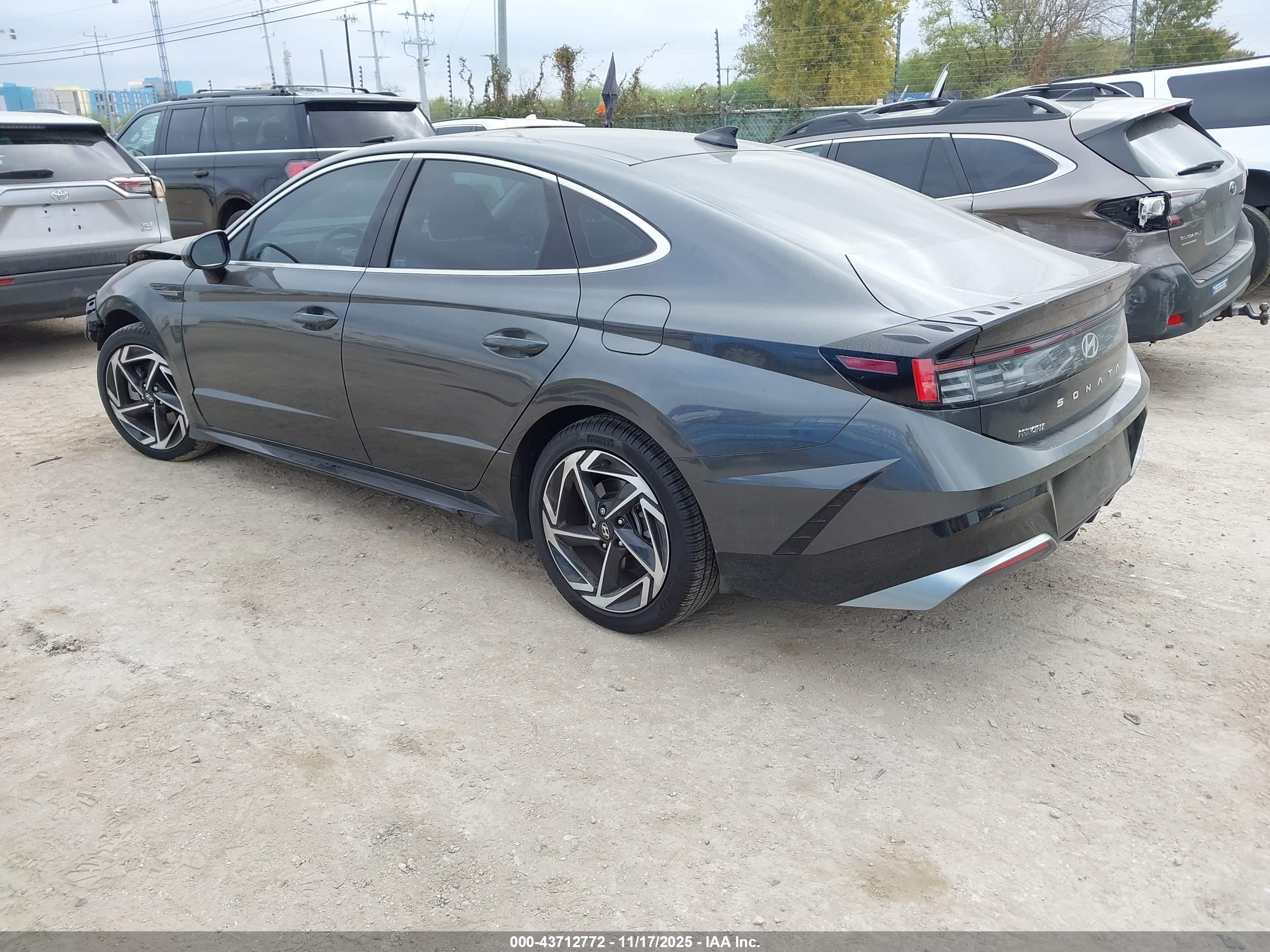HYUNDAI SONATA image 3