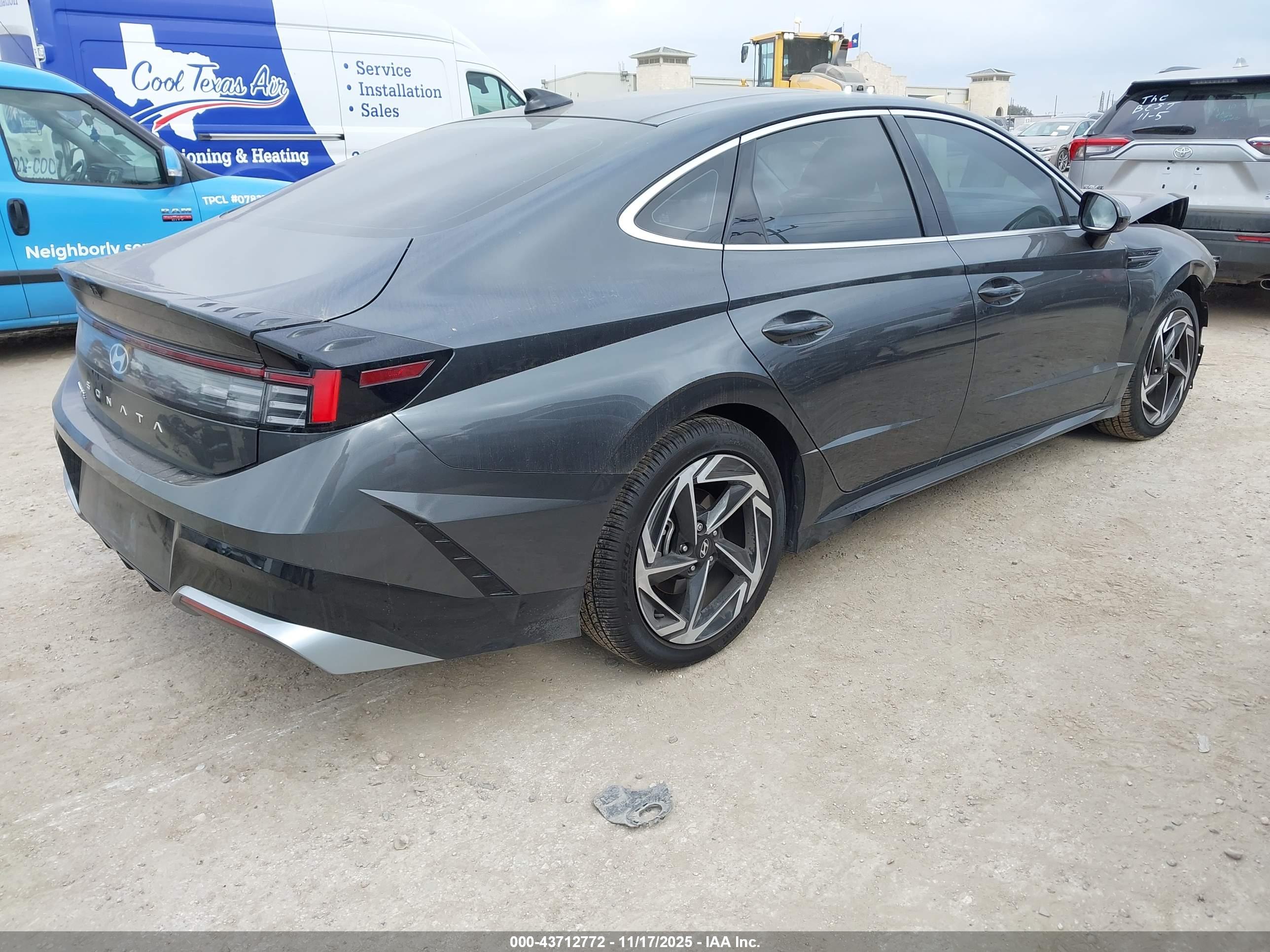 HYUNDAI SONATA image 4