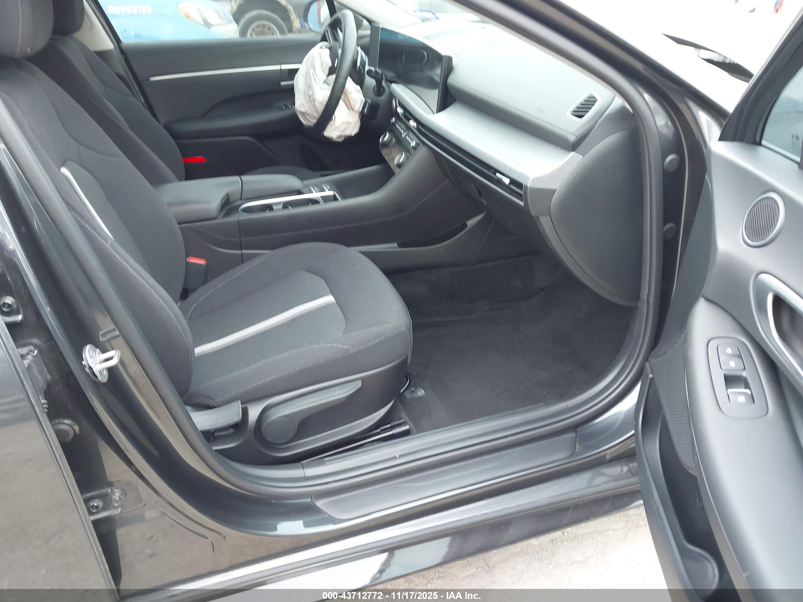 HYUNDAI SONATA image 5