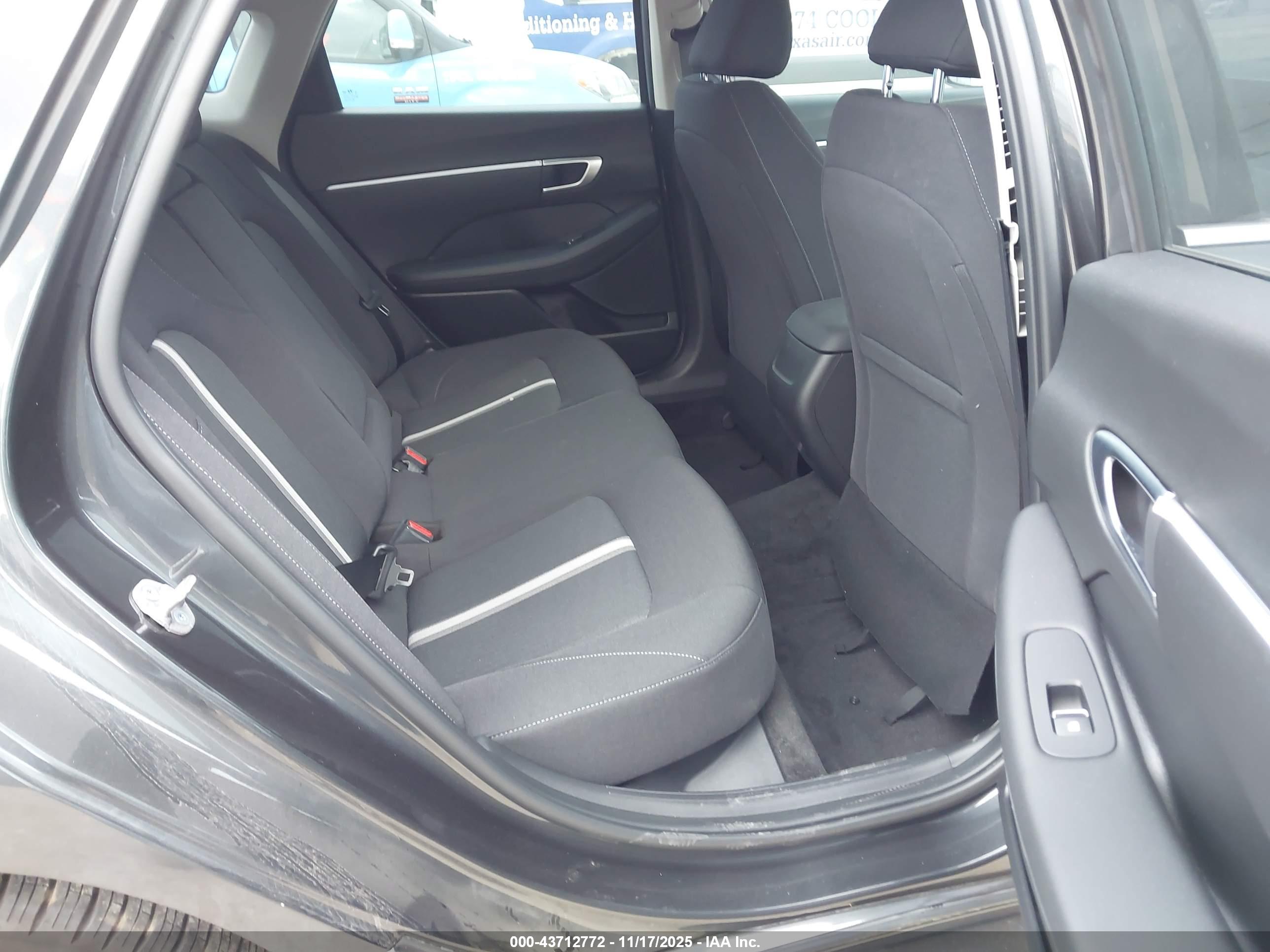 HYUNDAI SONATA image 8