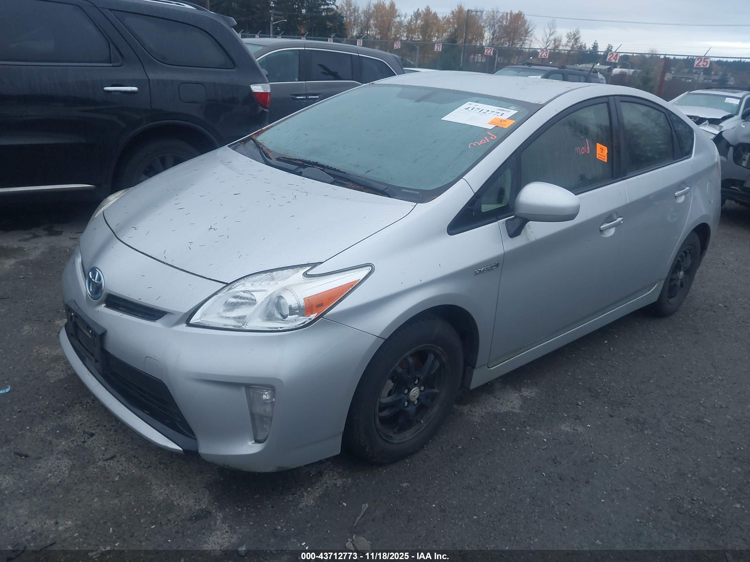 TOYOTA PRIUS image 2