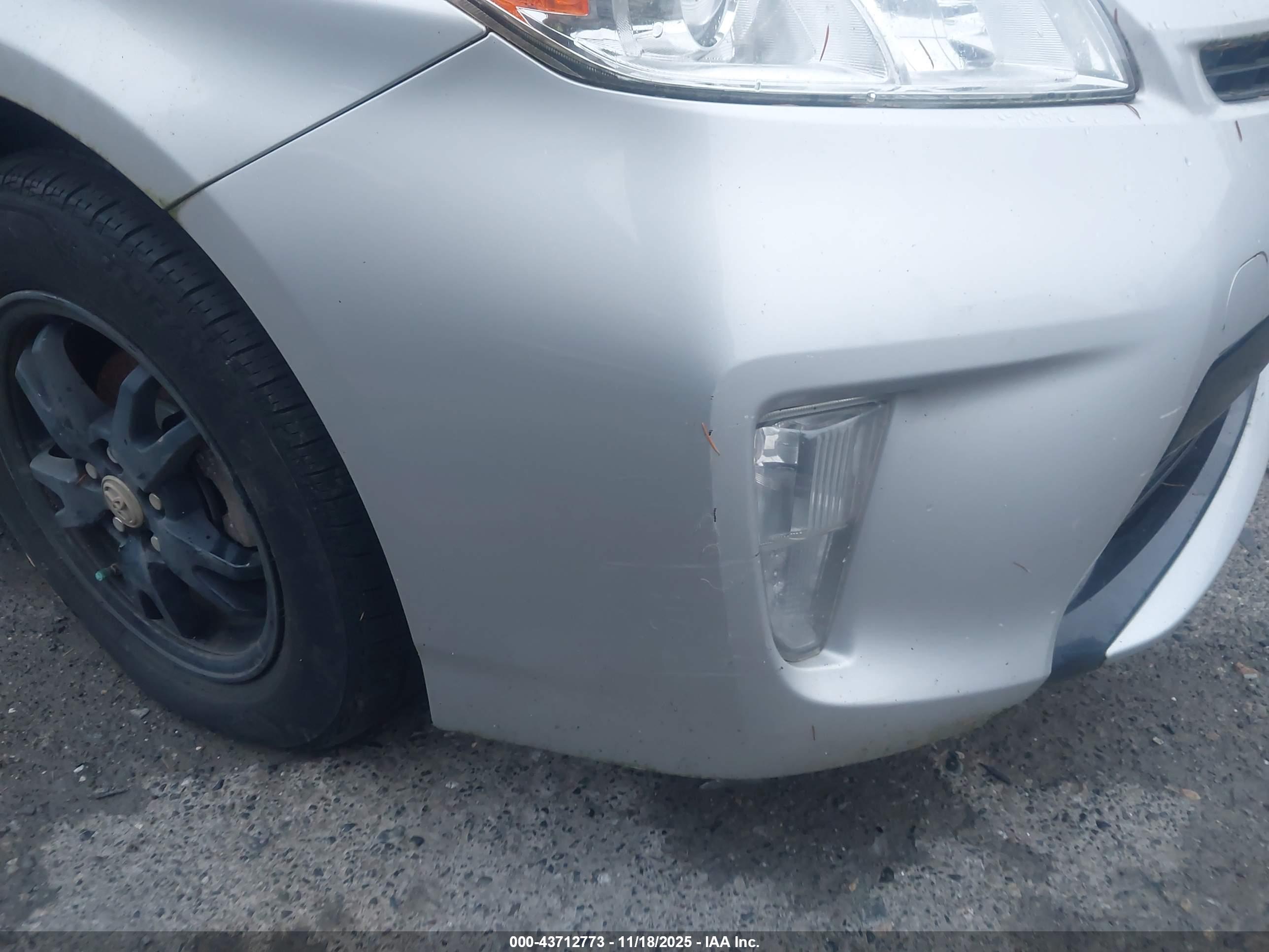 TOYOTA PRIUS image 6