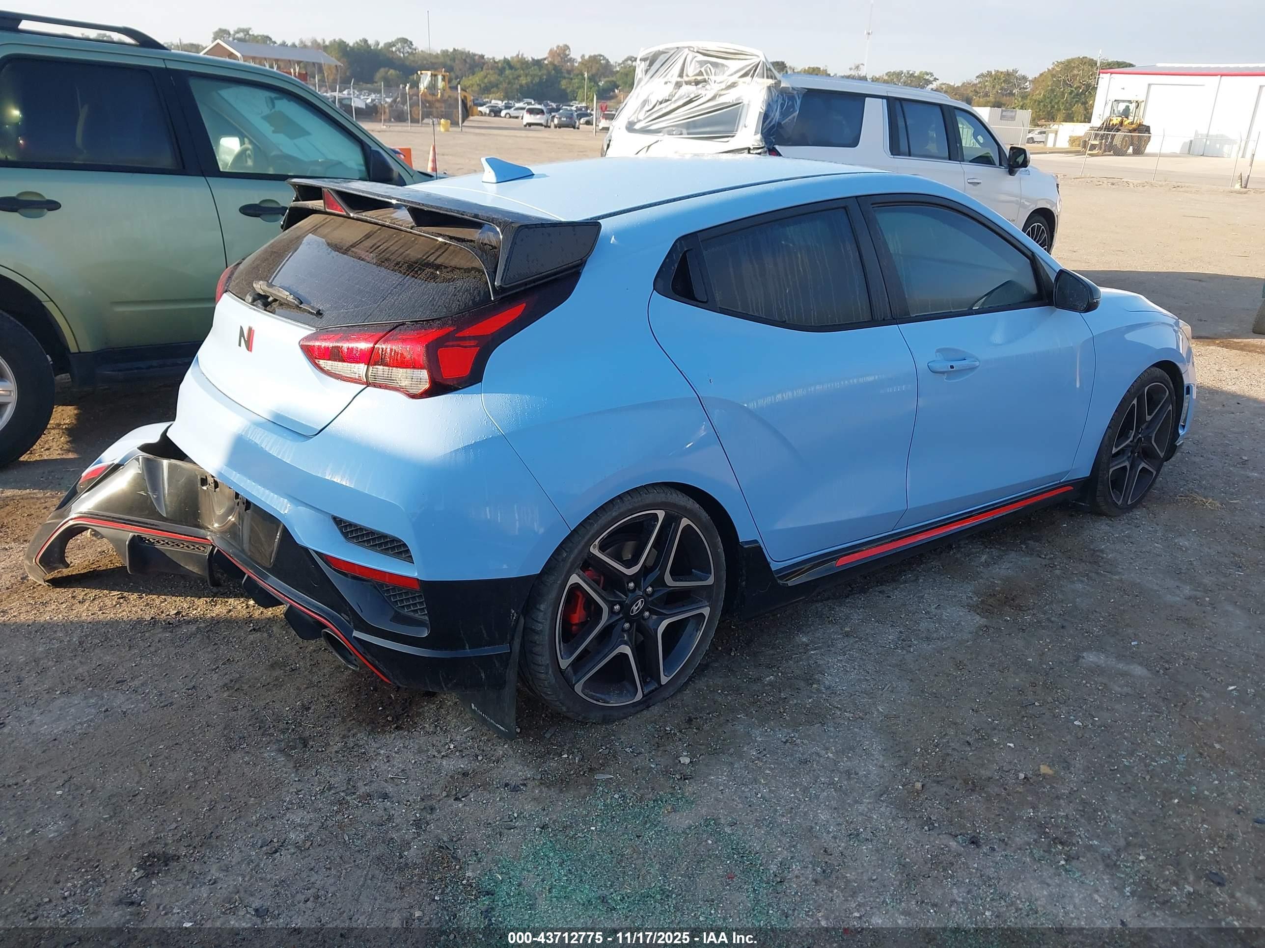 HYUNDAI VELOSTER image 4