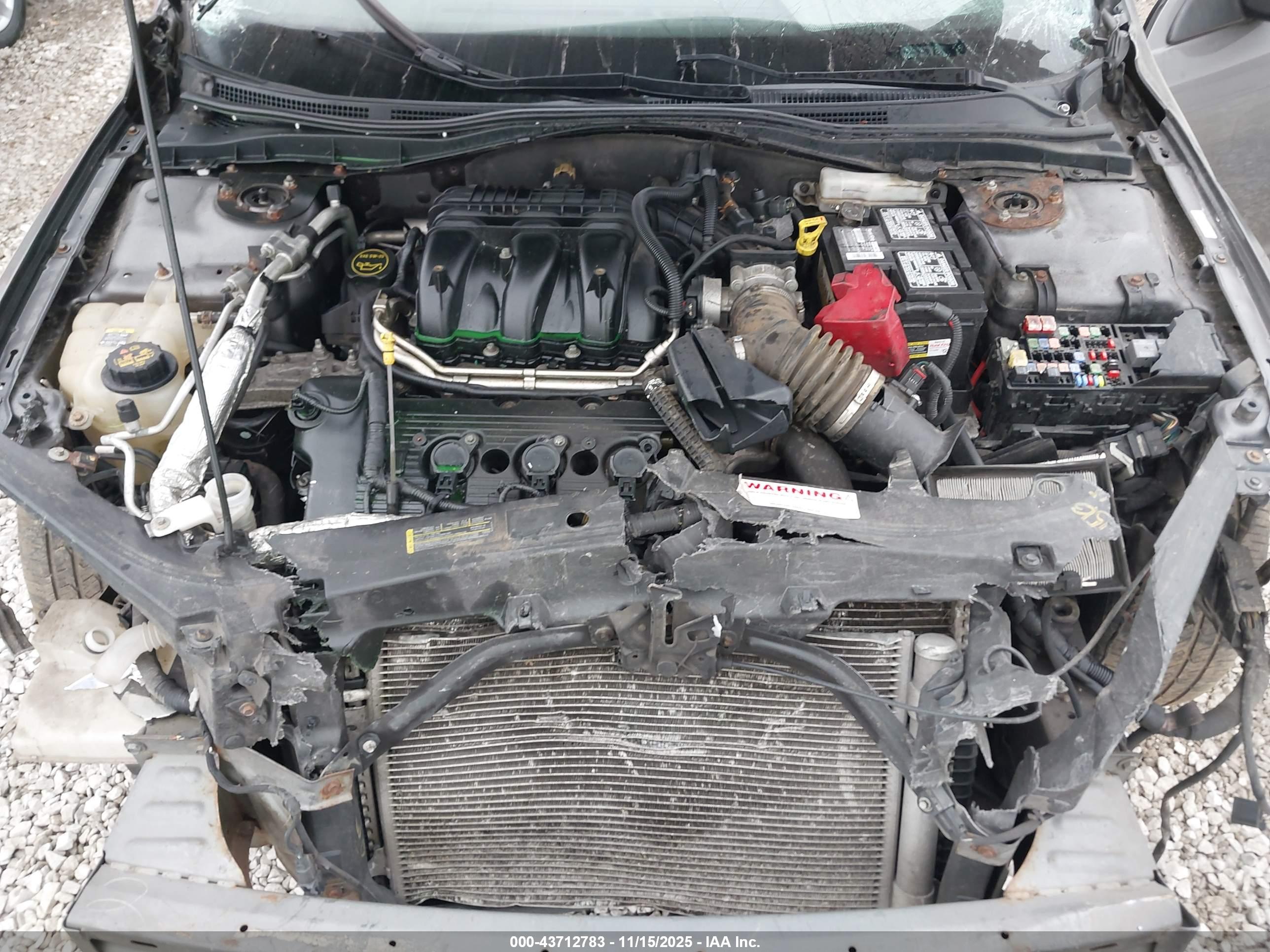 FORD FUSION image 10