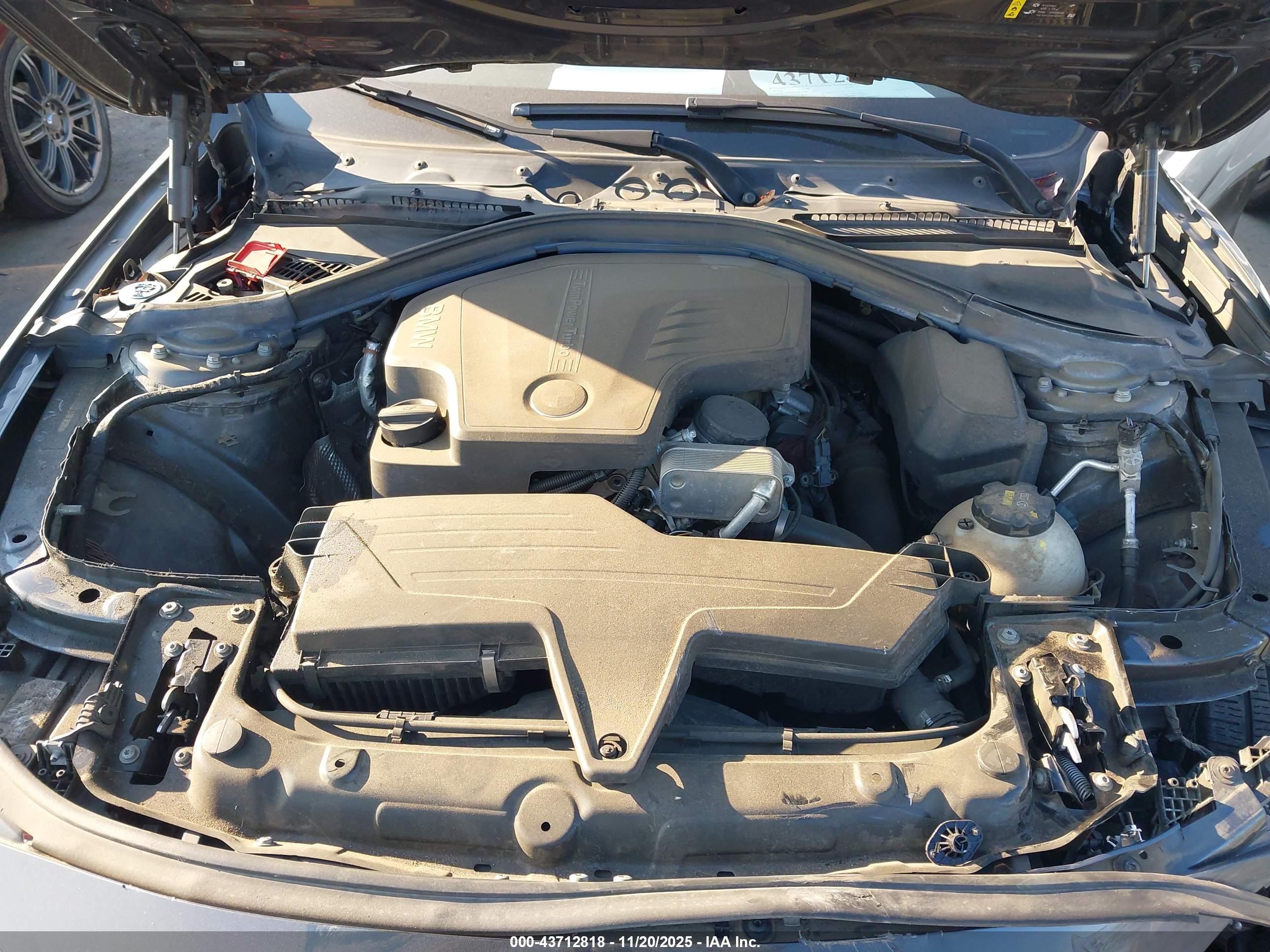 BMW 320I image 10