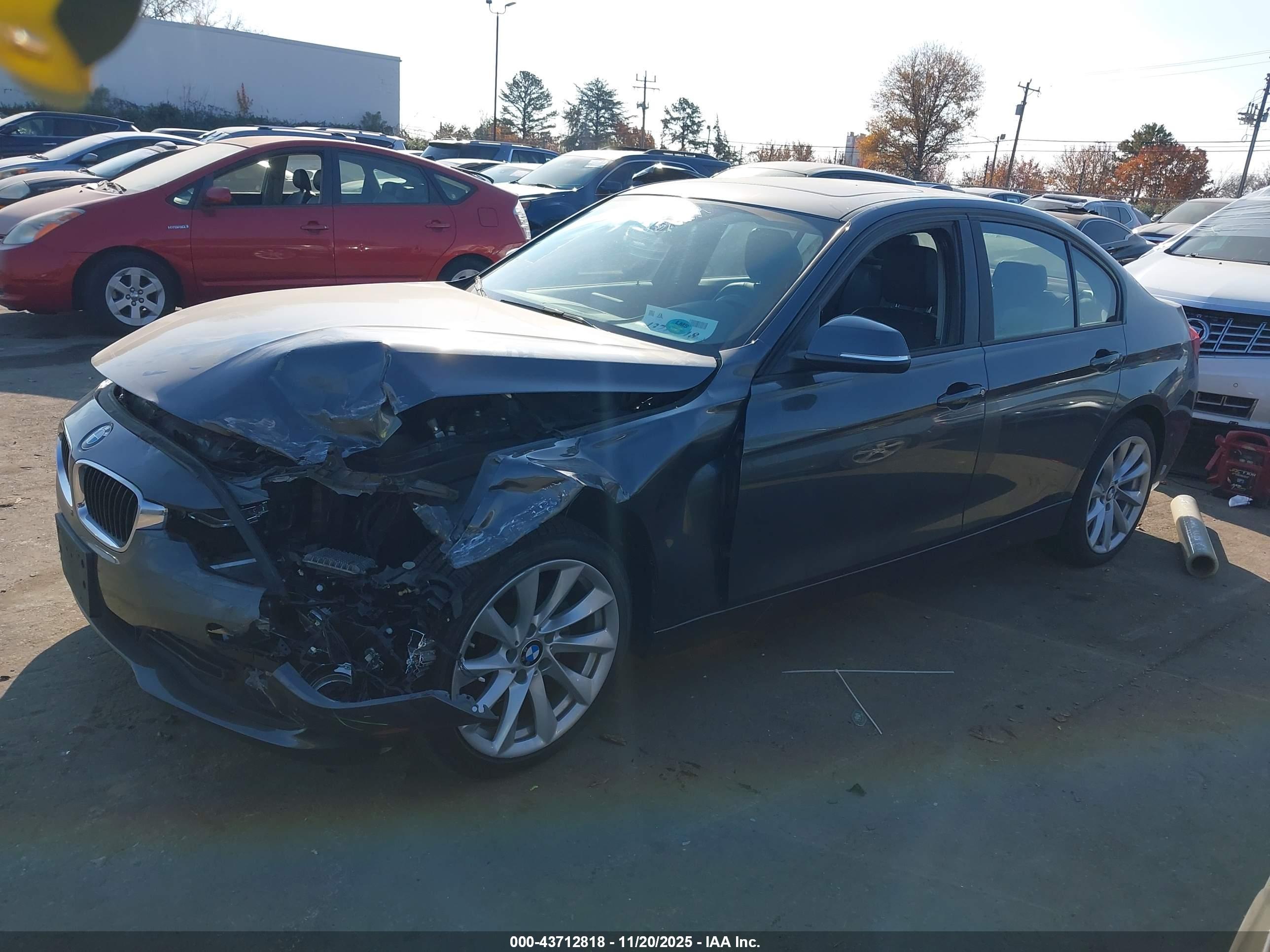 BMW 320I image 2