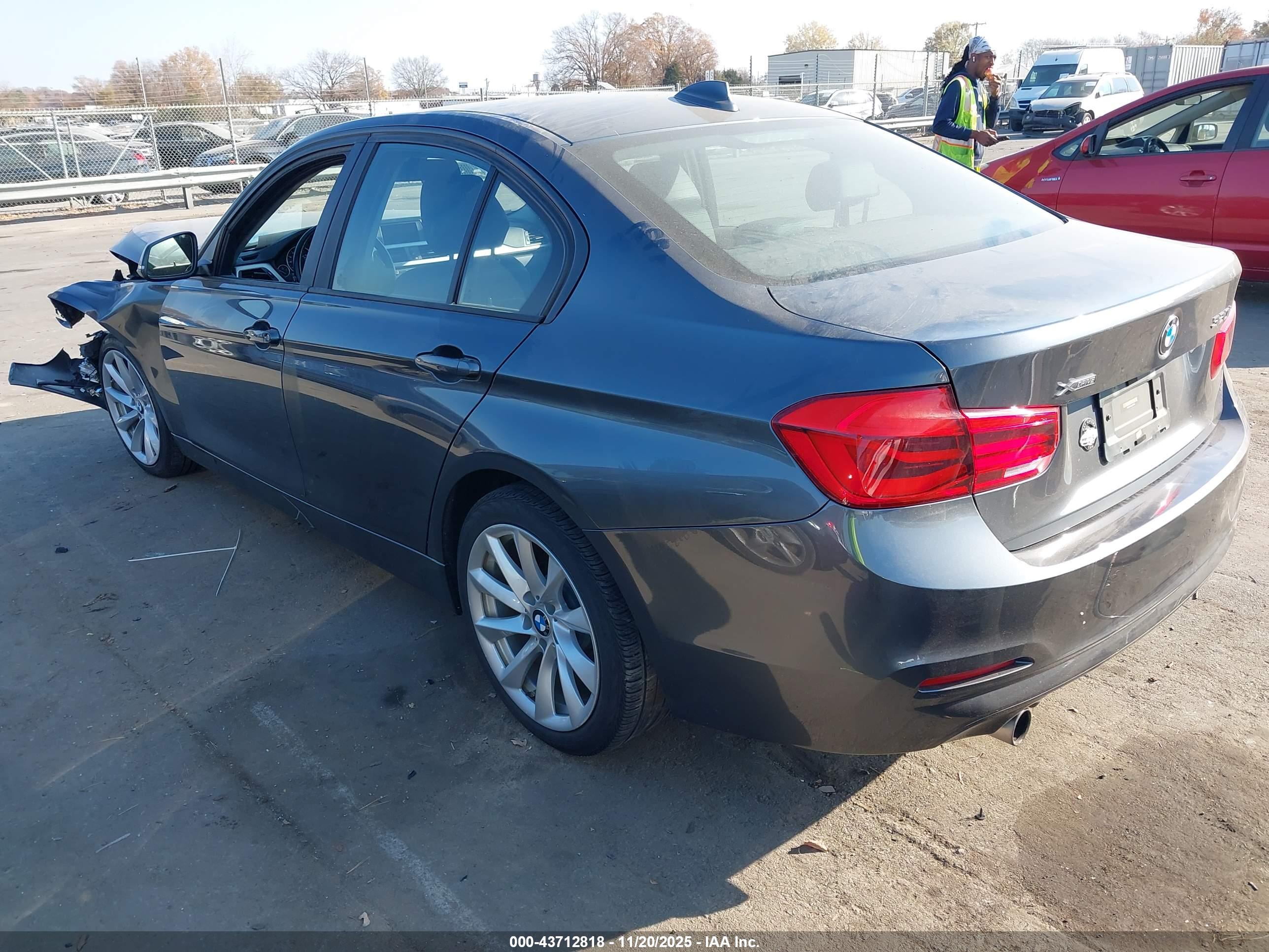 BMW 320I image 3