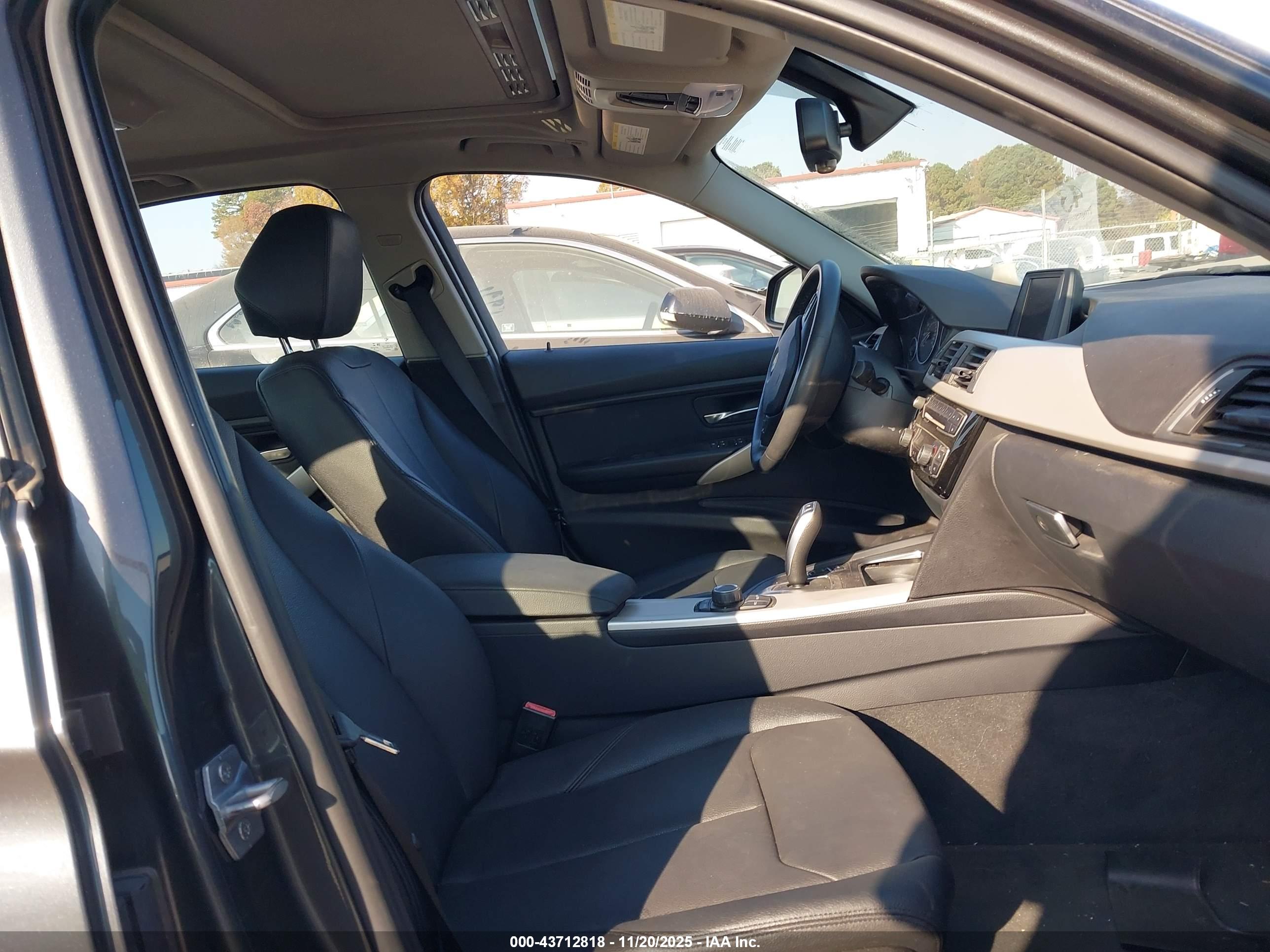 BMW 320I image 5