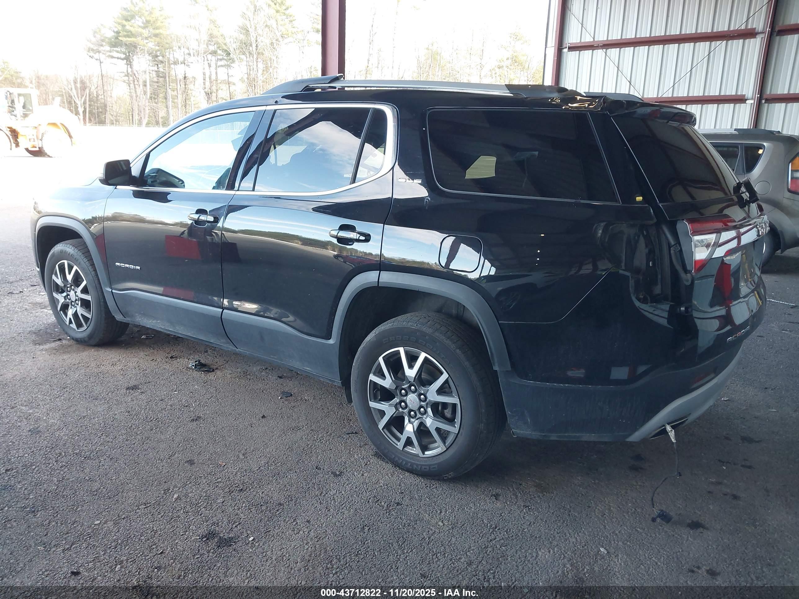 GMC ACADIA image 3