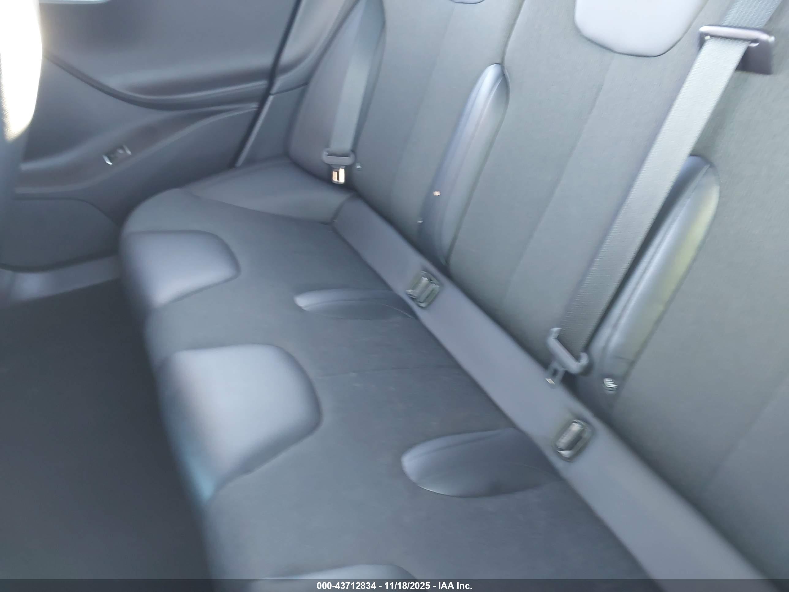 TESLA MODEL image 8