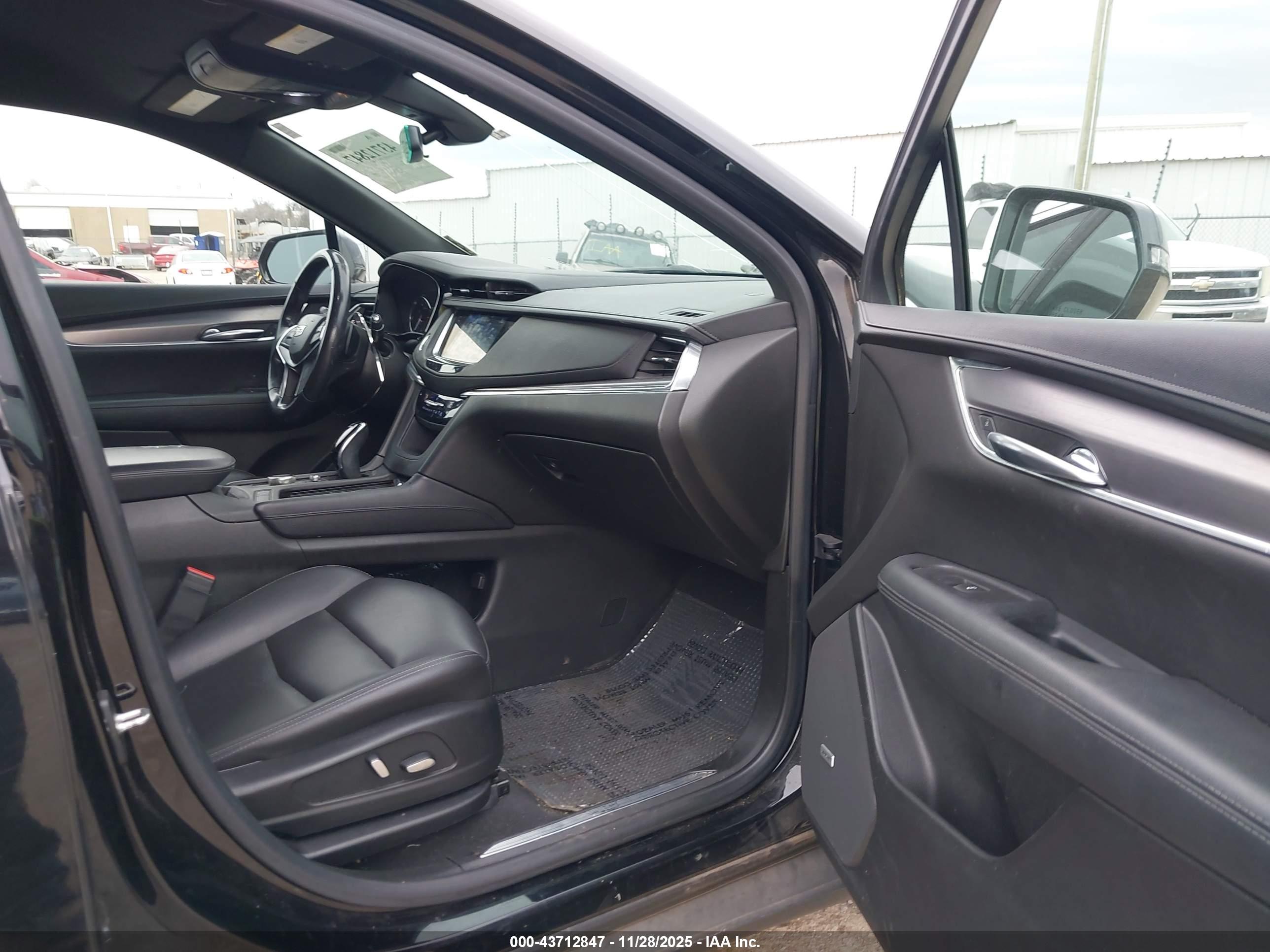 CADILLAC XT5 image 5