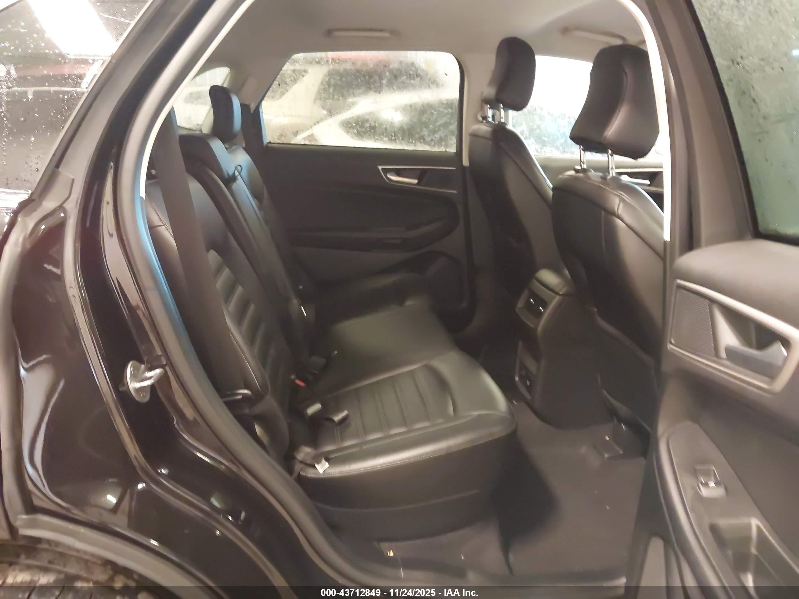 FORD EDGE image 8