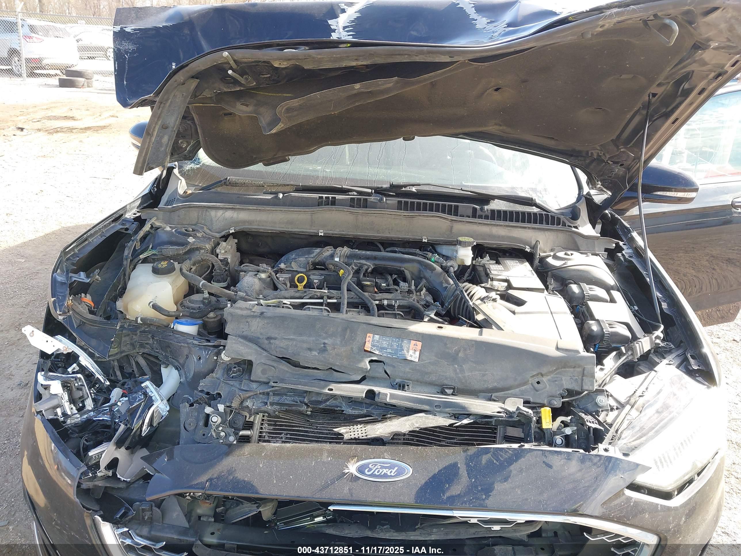 FORD FUSION image 10