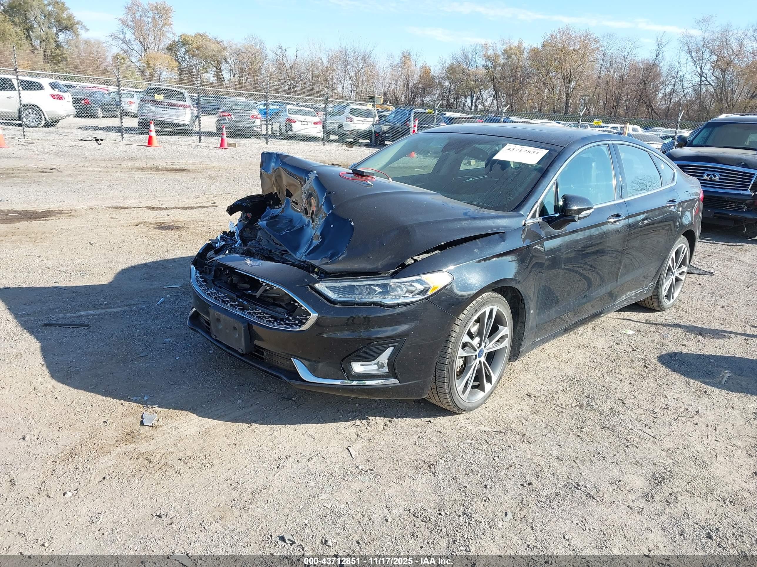 FORD FUSION image 2