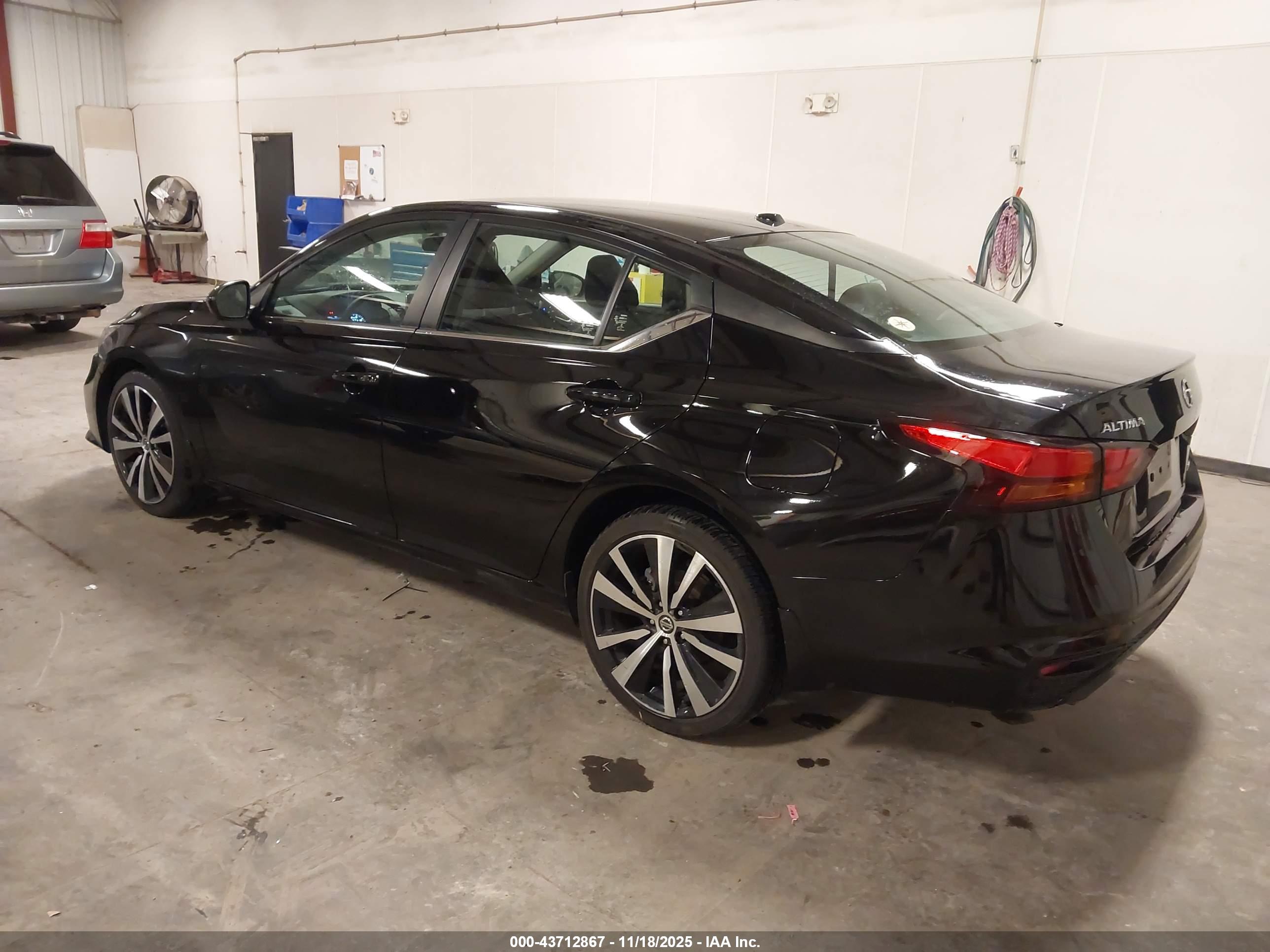 NISSAN ALTIMA image 3