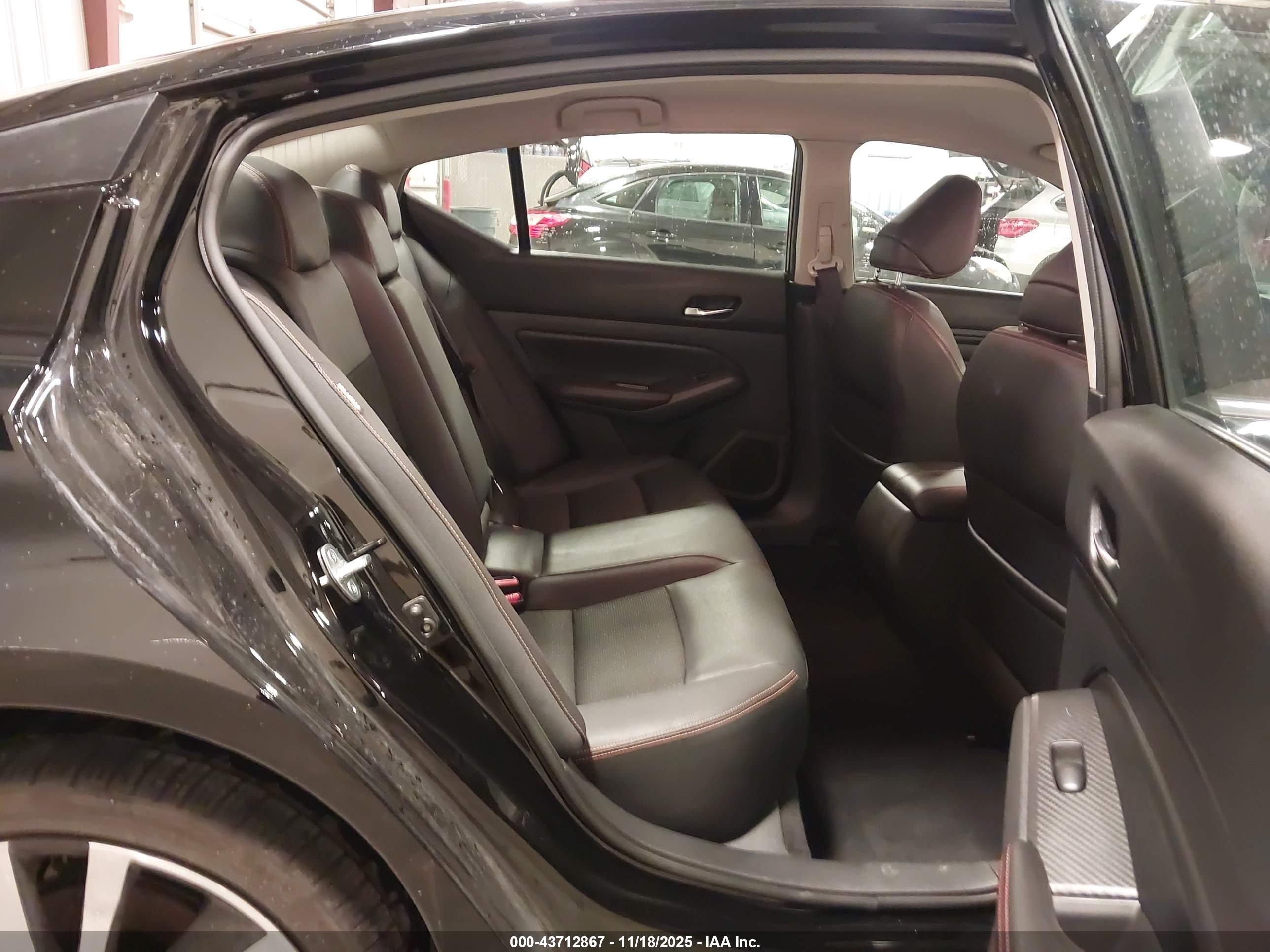 NISSAN ALTIMA image 8