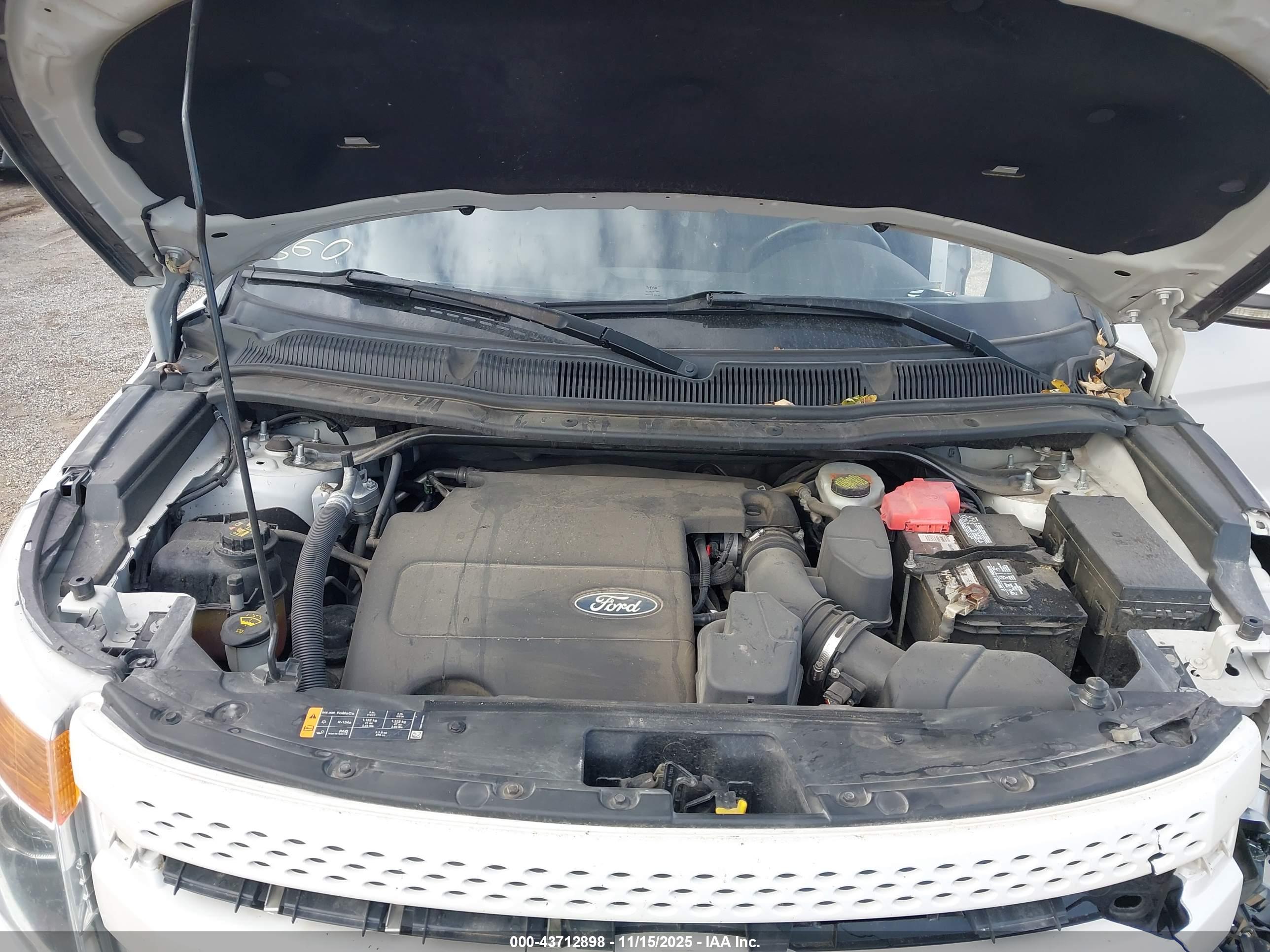 FORD EXPLORER image 10