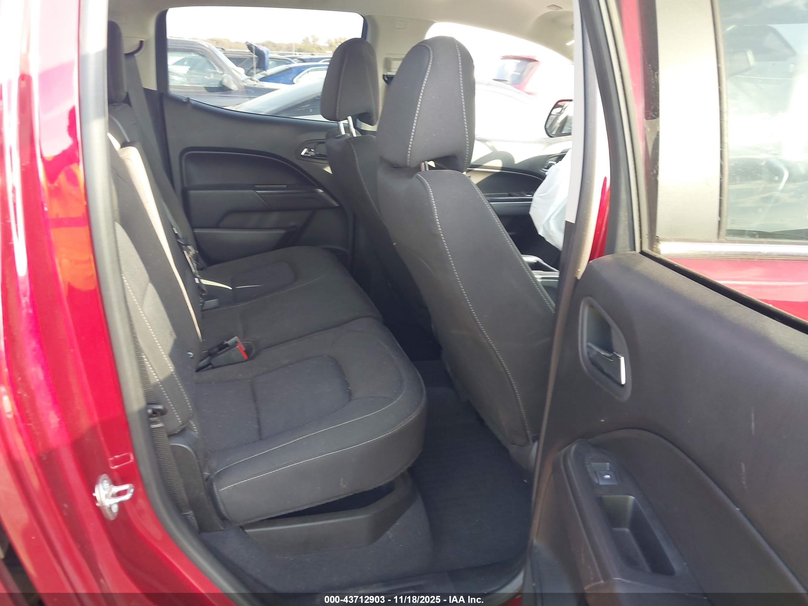 CHEVROLET COLORADO image 8
