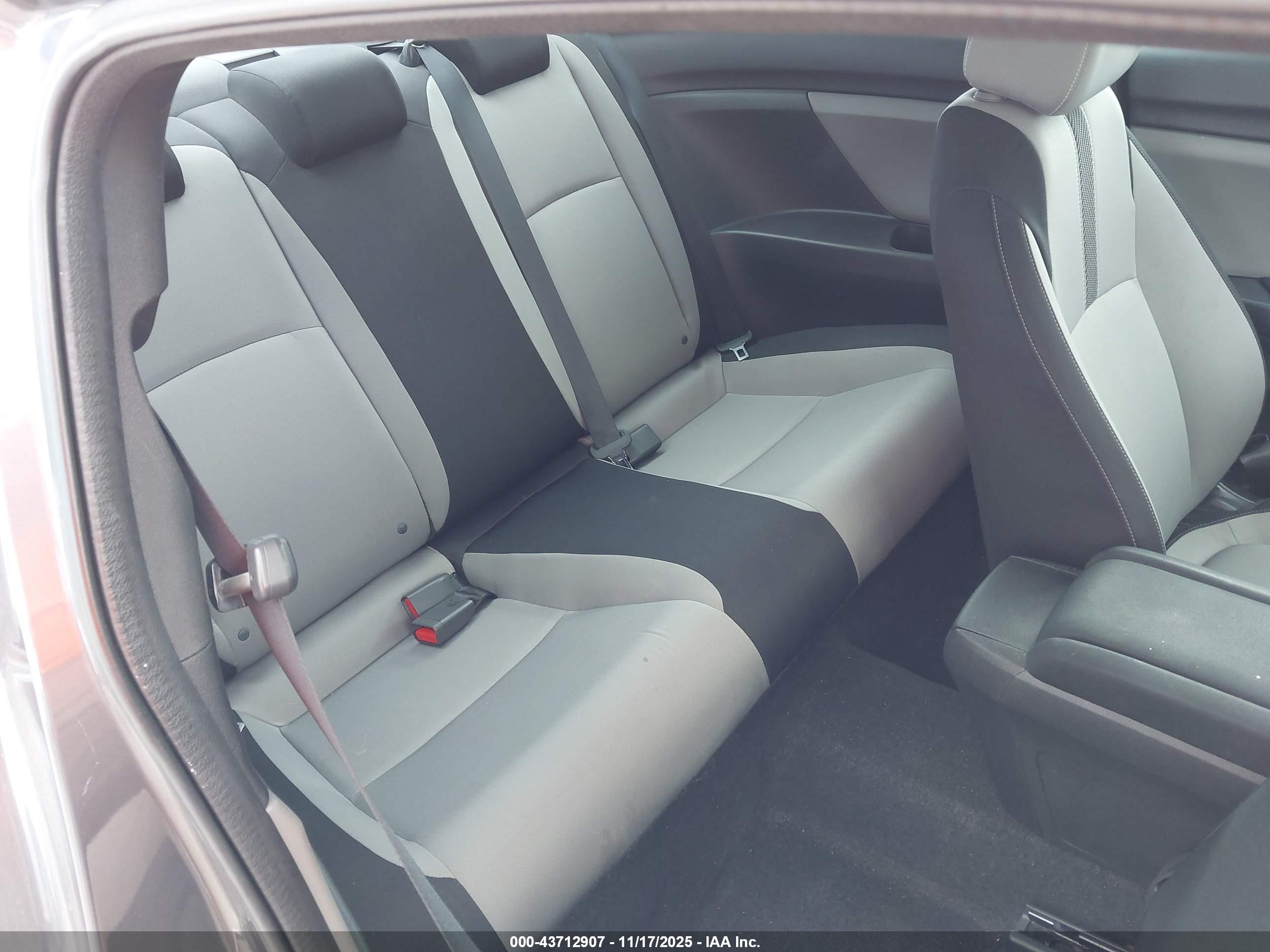 HONDA CIVIC image 8