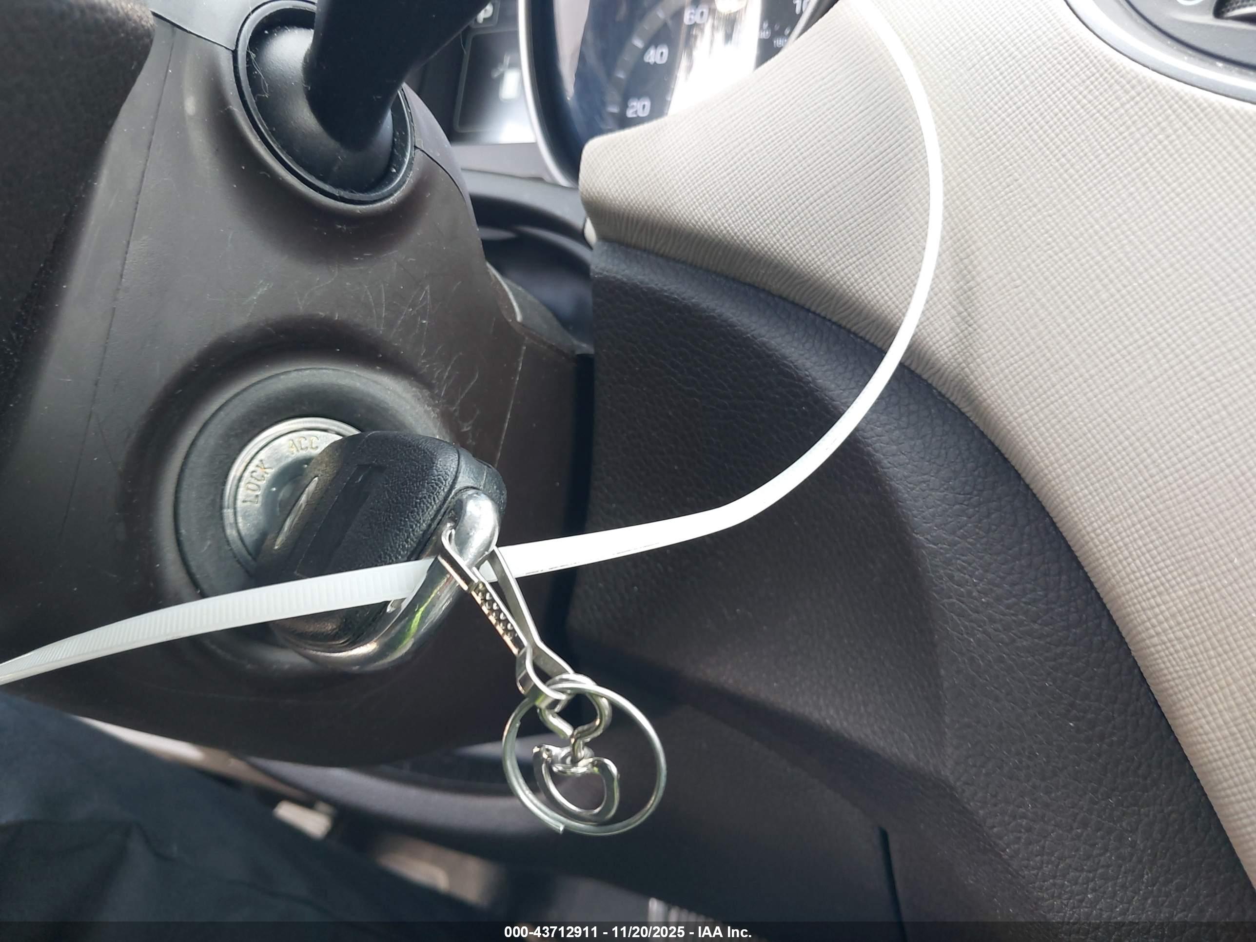 HYUNDAI SANTA image 11