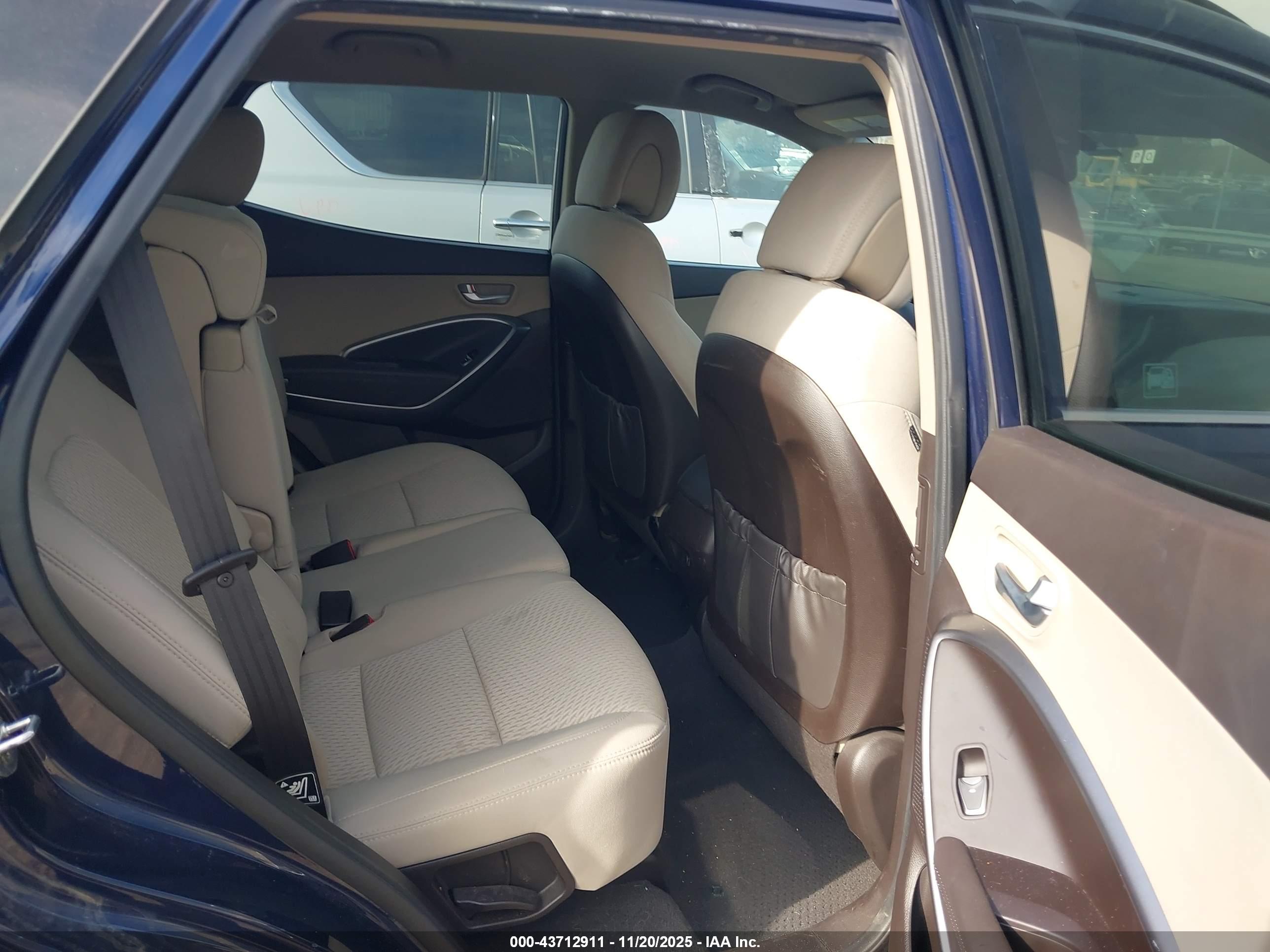 HYUNDAI SANTA image 8