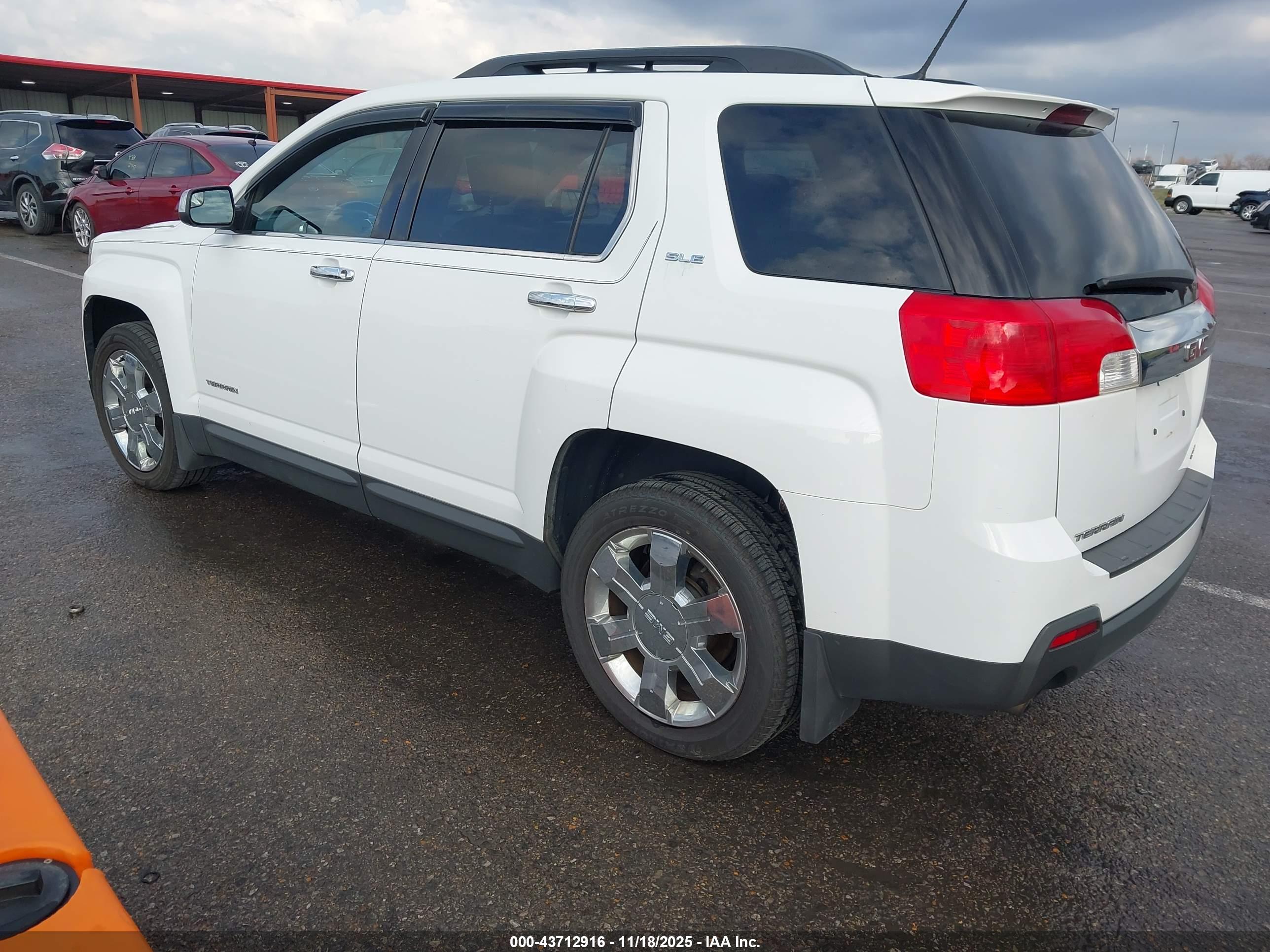 GMC TERRAIN image 3