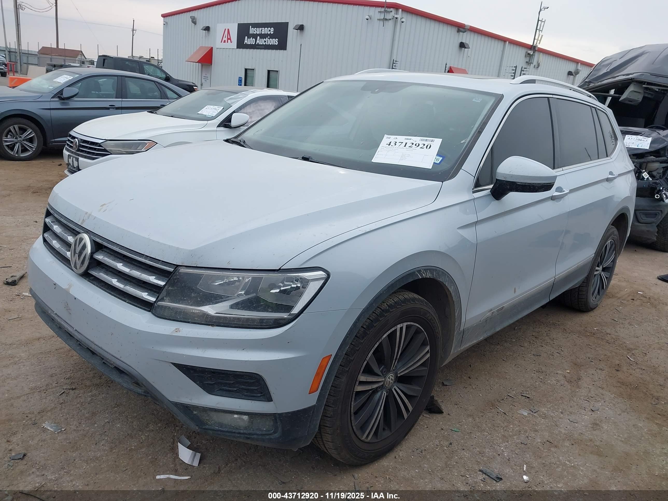 VOLKSWAGEN TIGUAN image 2