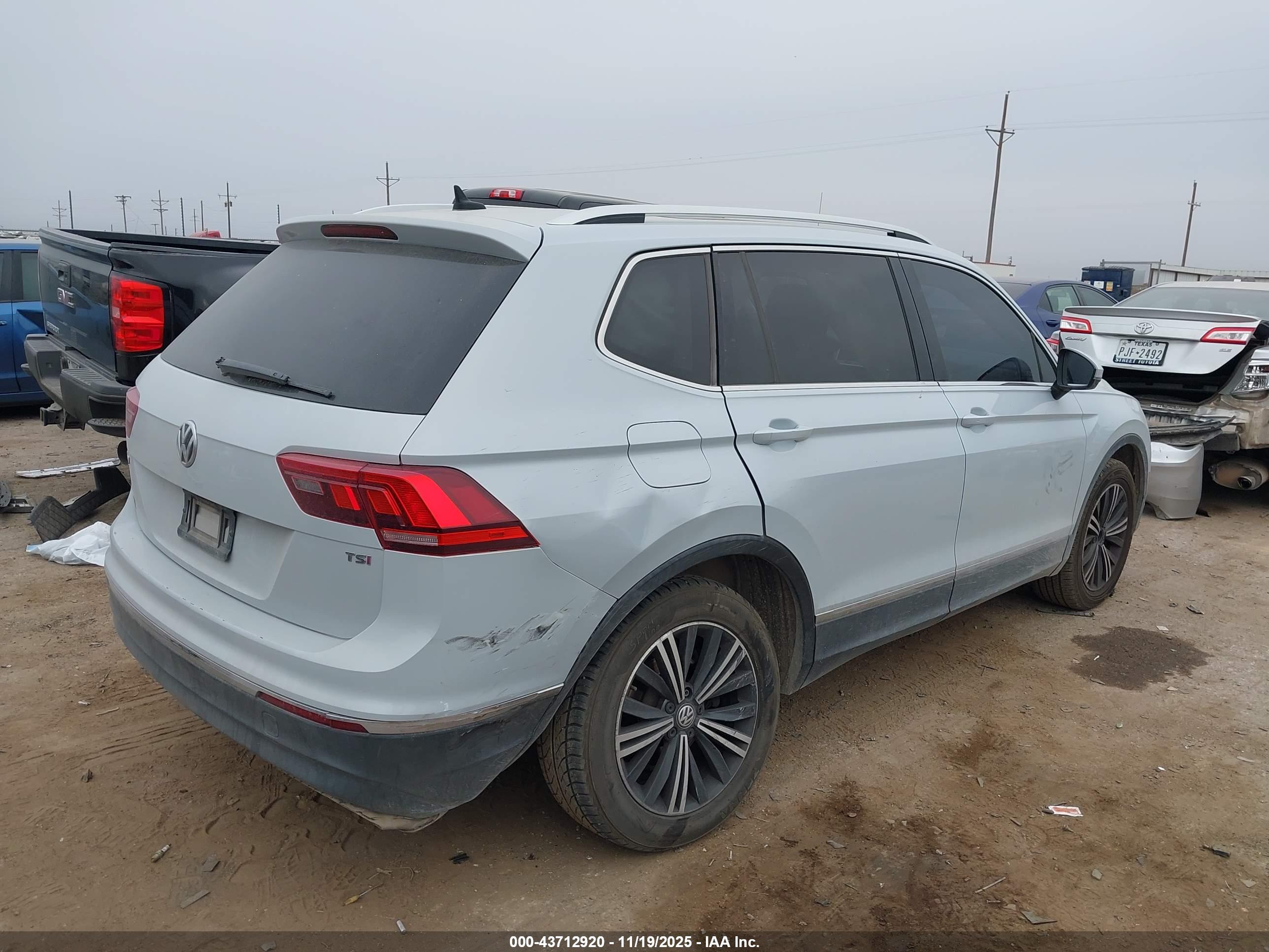 VOLKSWAGEN TIGUAN image 4